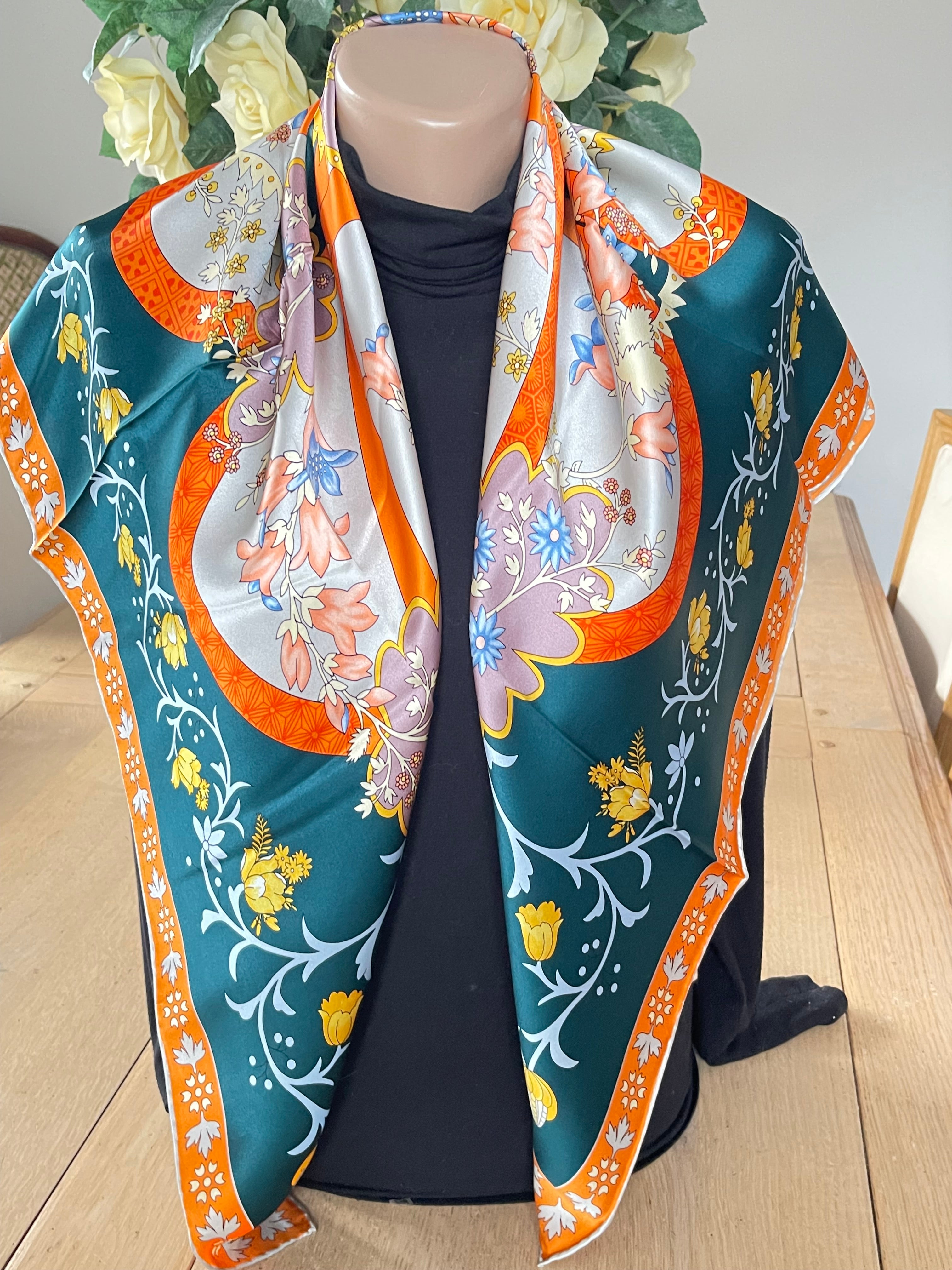 Foulard scarf carré schal sjaal hand rolled neuf