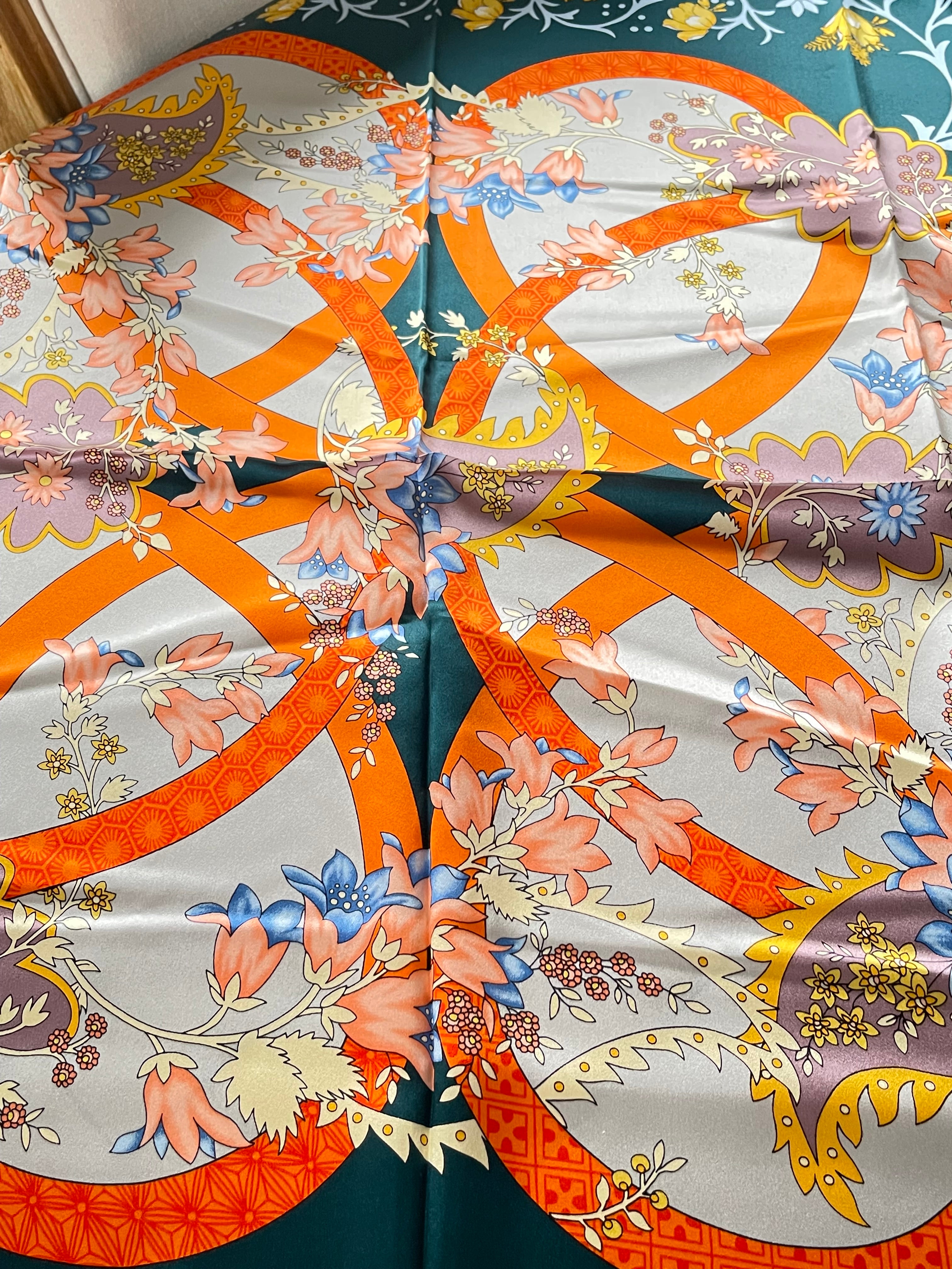 Foulard scarf carré schal sjaal hand rolled neuf