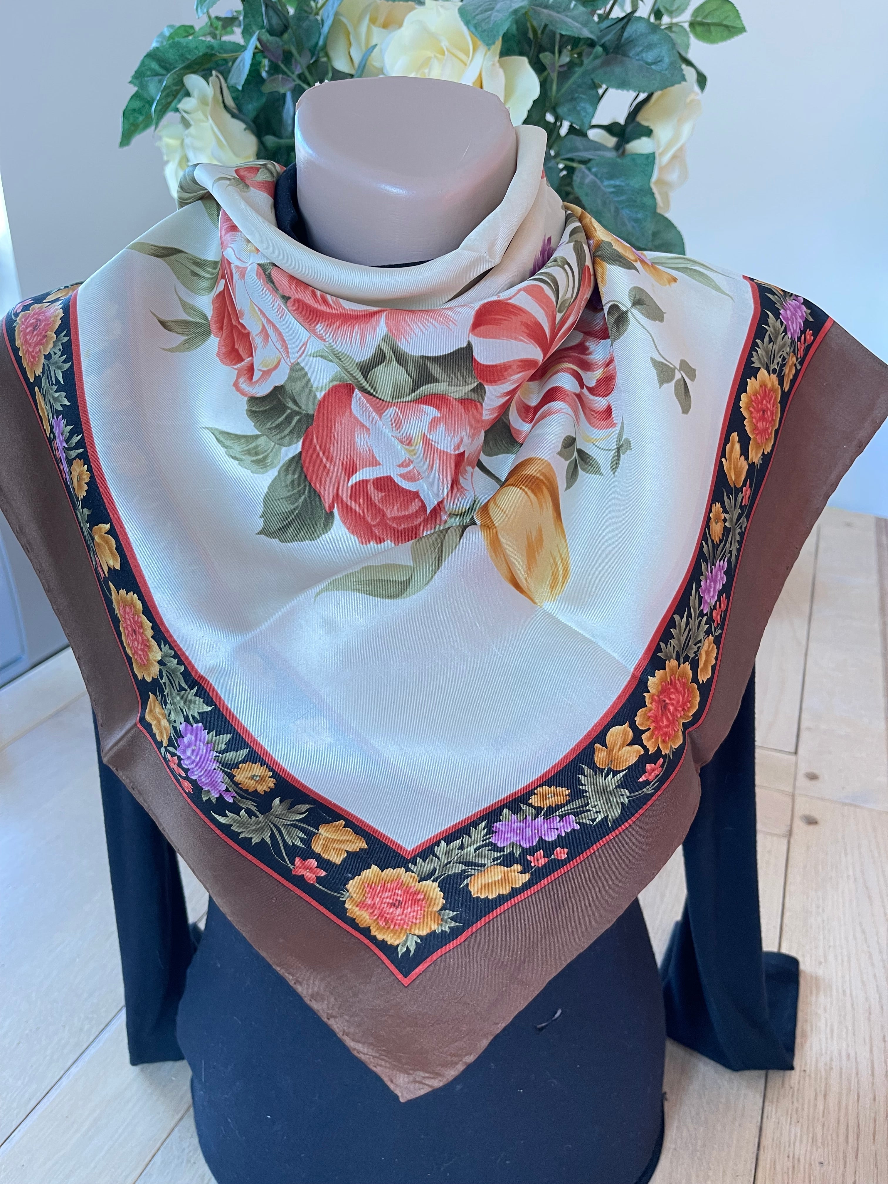 Valentino Garavani carré scarf schal sjaal seide silk soie