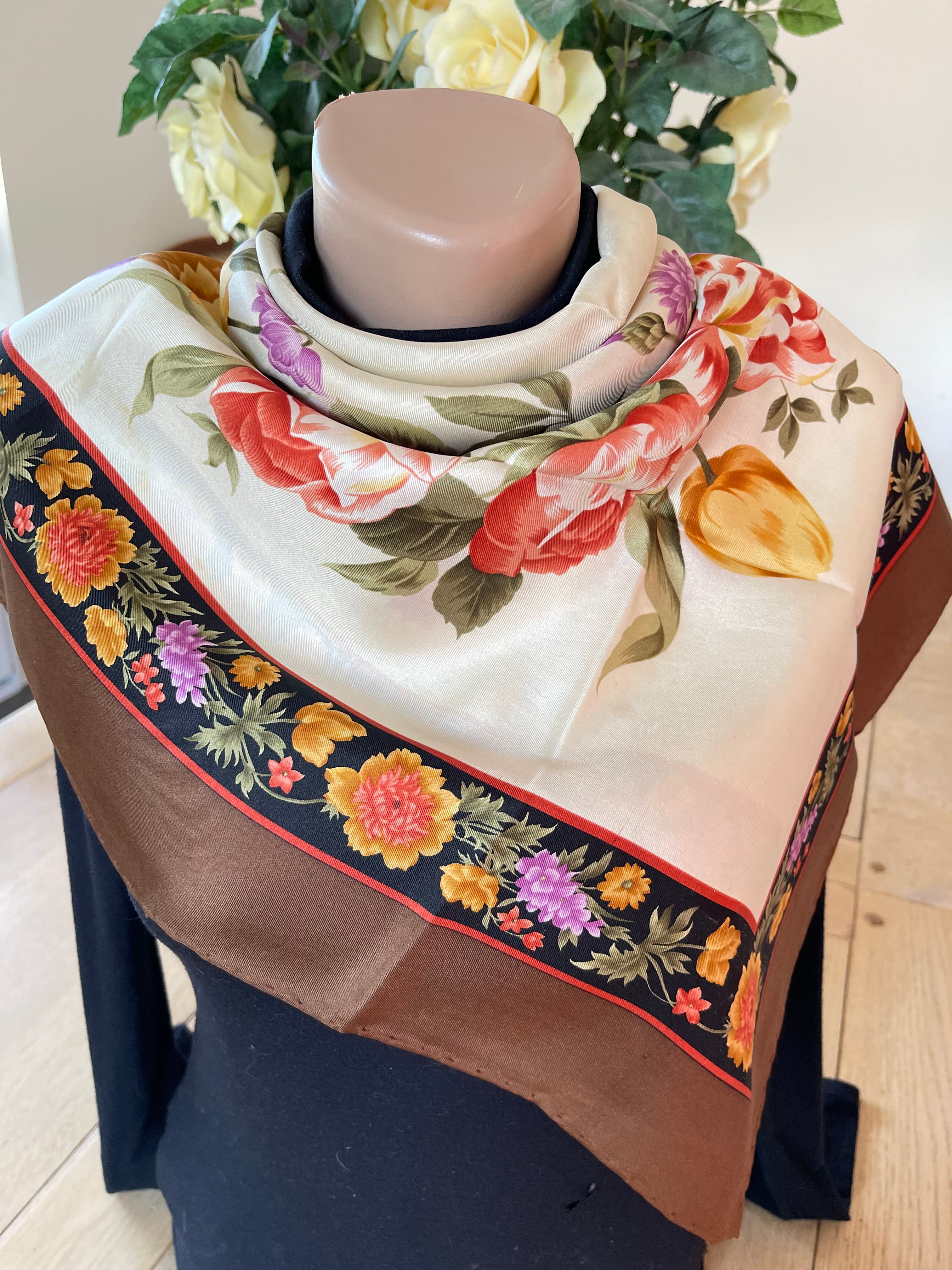 Valentino Garavani carré scarf schal sjaal seide silk soie