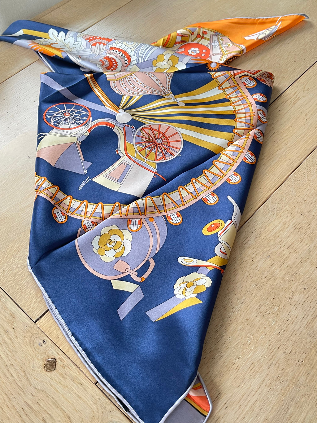 foulard en soie silk scarf schal sjaal seide silk soie