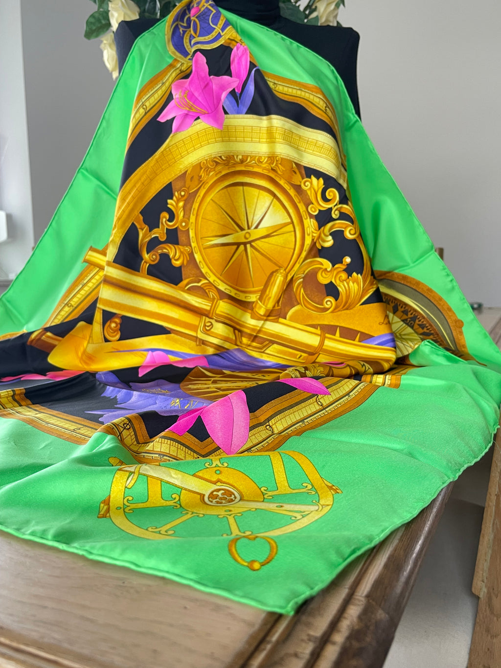 LEONARD carré foulard schal sjaal silk soie seide