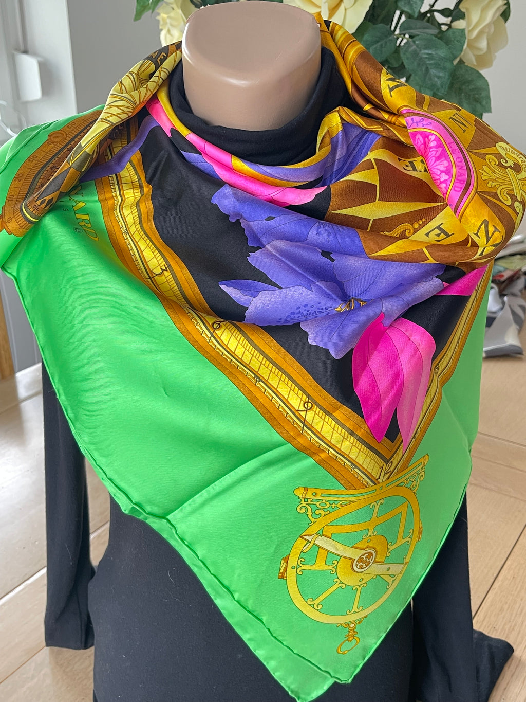 LEONARD carré foulard schal sjaal silk soie seide
