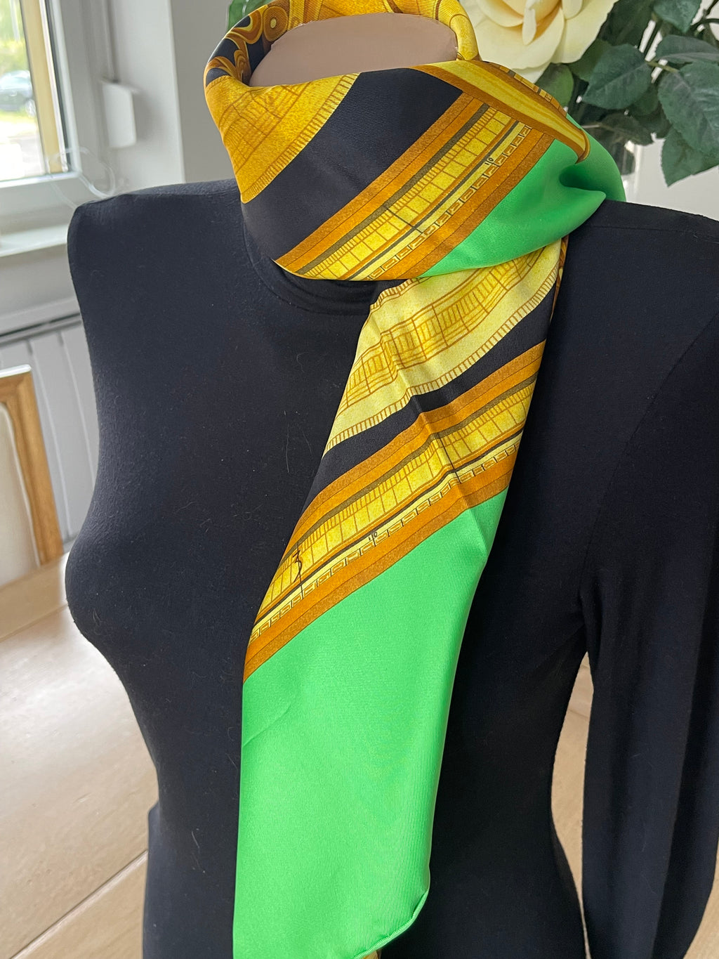 LEONARD carré foulard schal sjaal silk soie seide