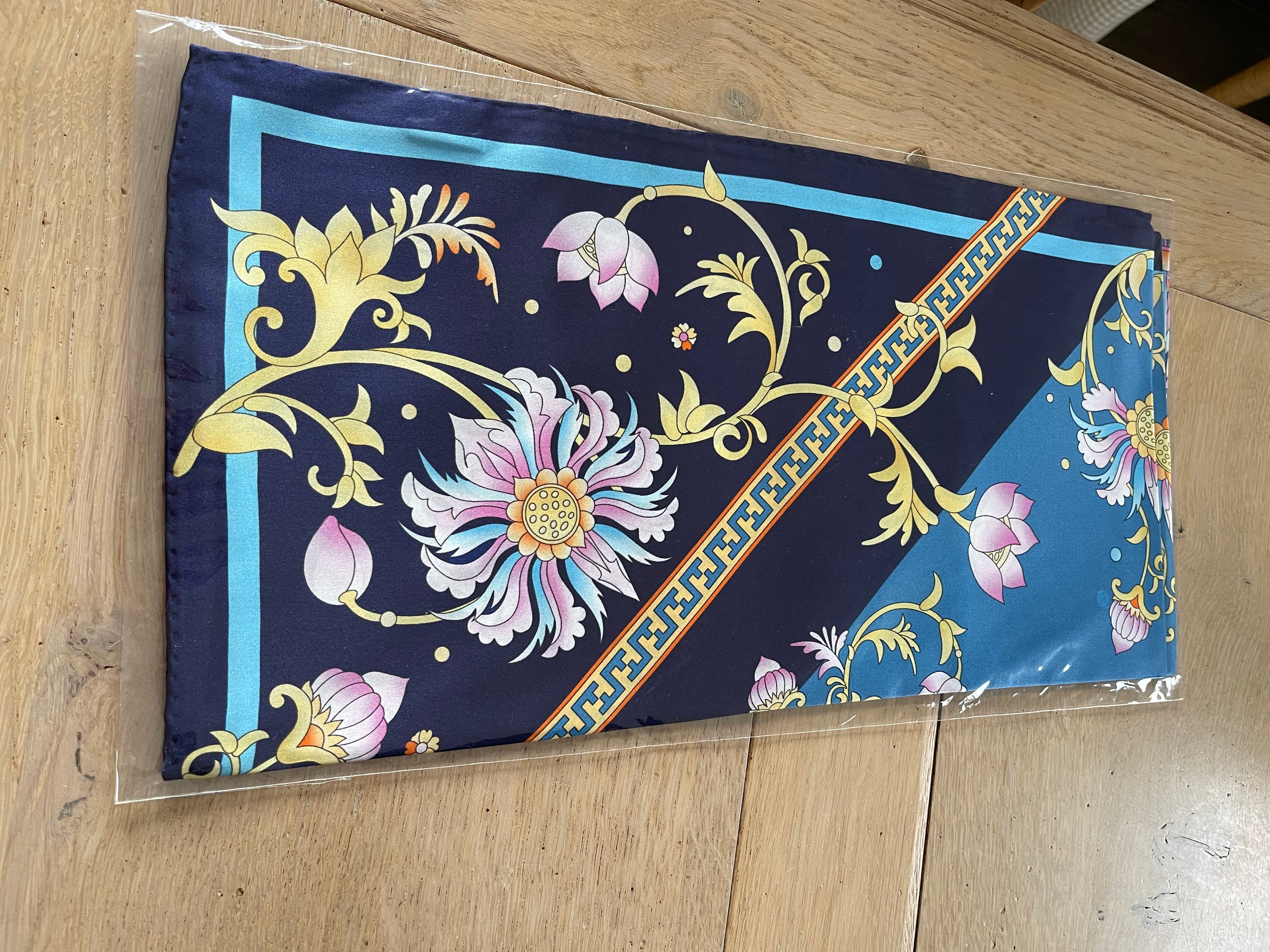 La Pree scarf carré foulard seide silk soie