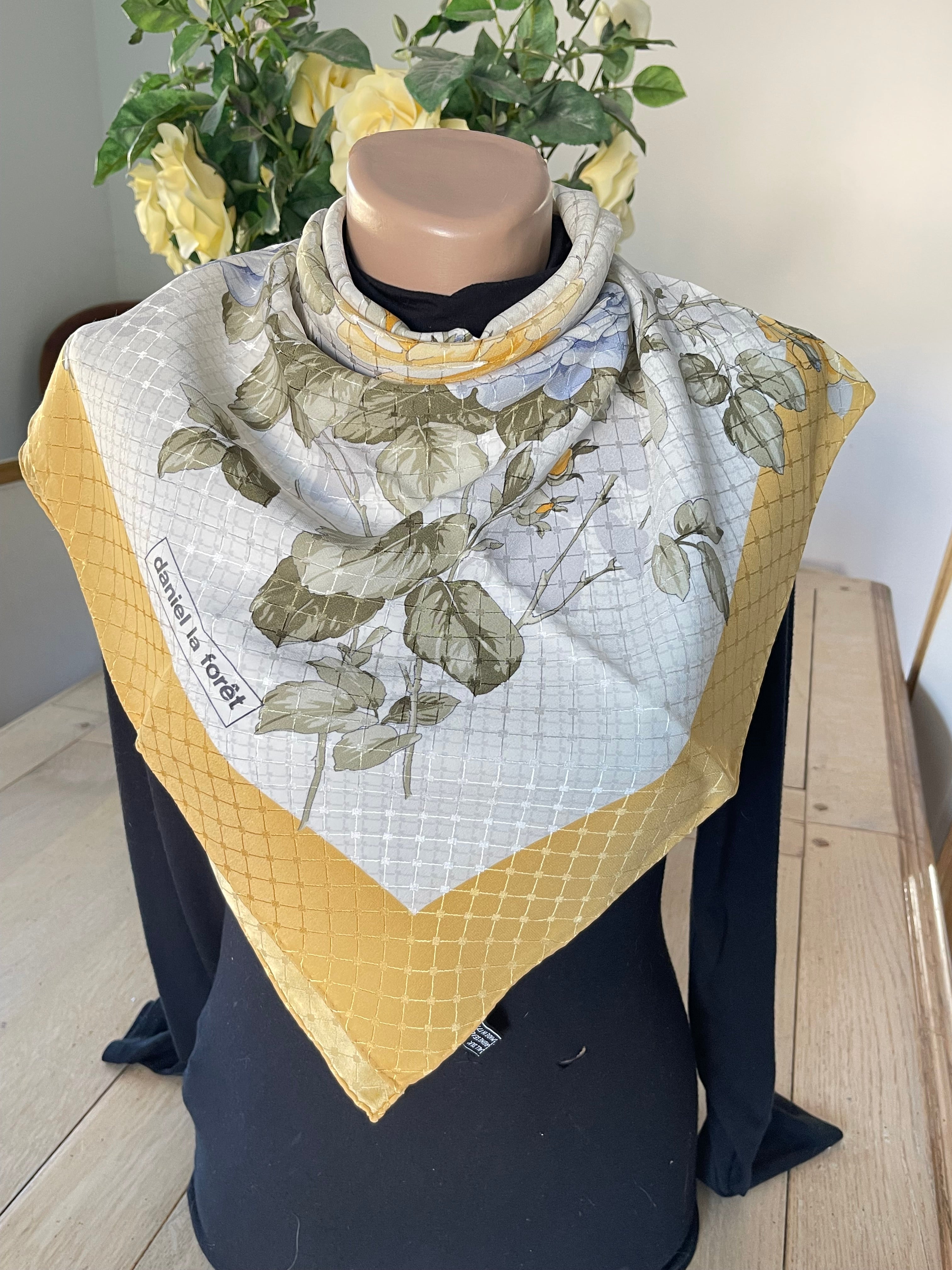 DANIEL LA FORET carré foulard scarf schal sjaal seide soie silk