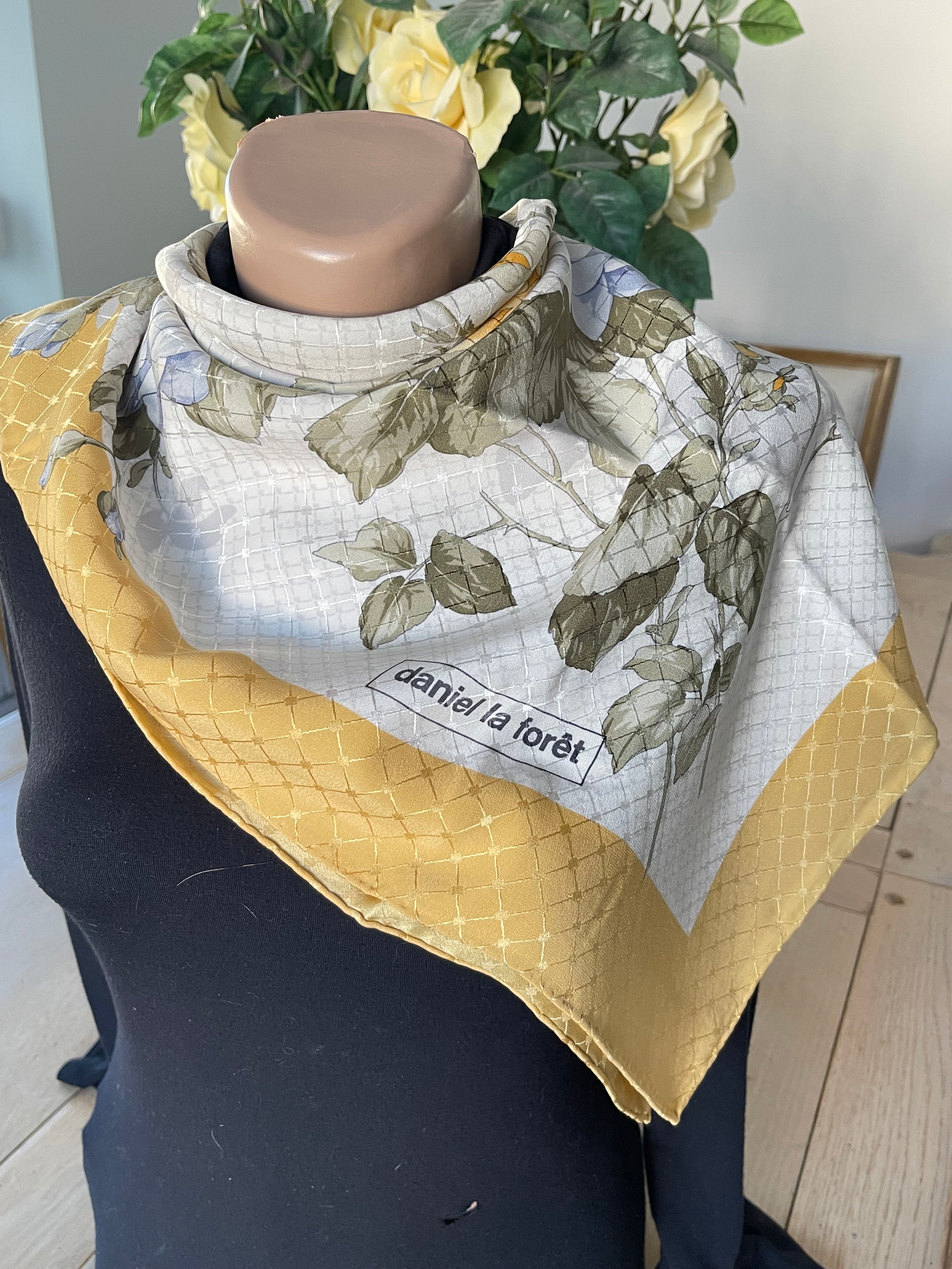DANIEL LA FORET carré foulard scarf schal sjaal seide soie silk