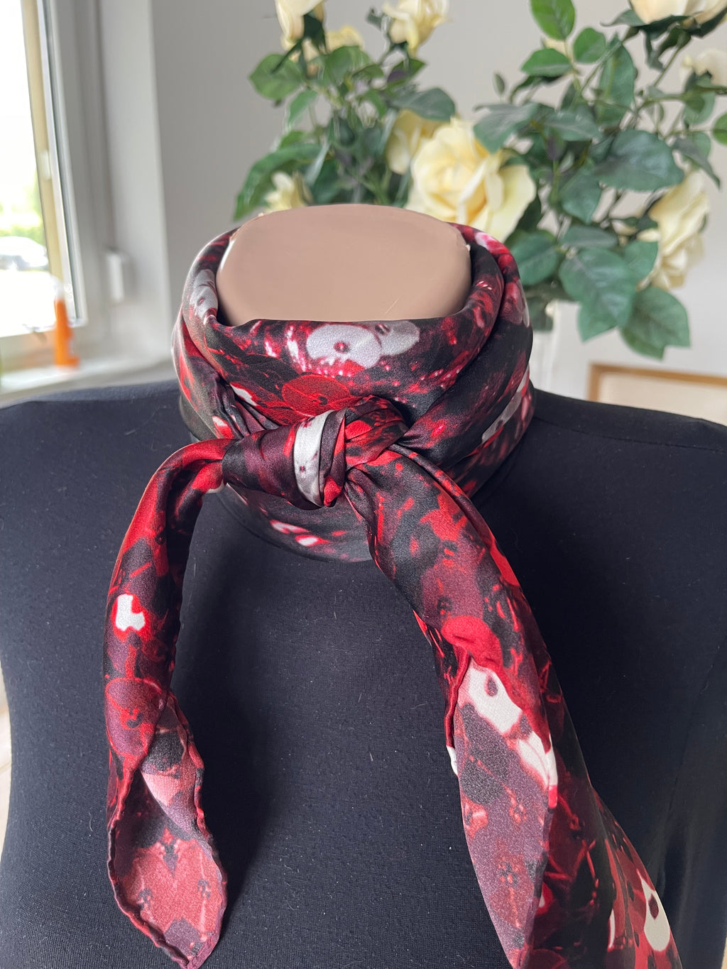 Givenchy foulard carré scarf schal sjaal seide seide soie silk