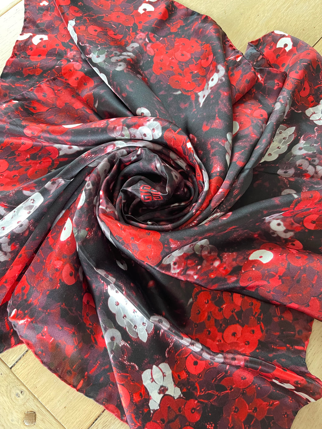 Givenchy foulard carré scarf schal sjaal seide seide soie silk
