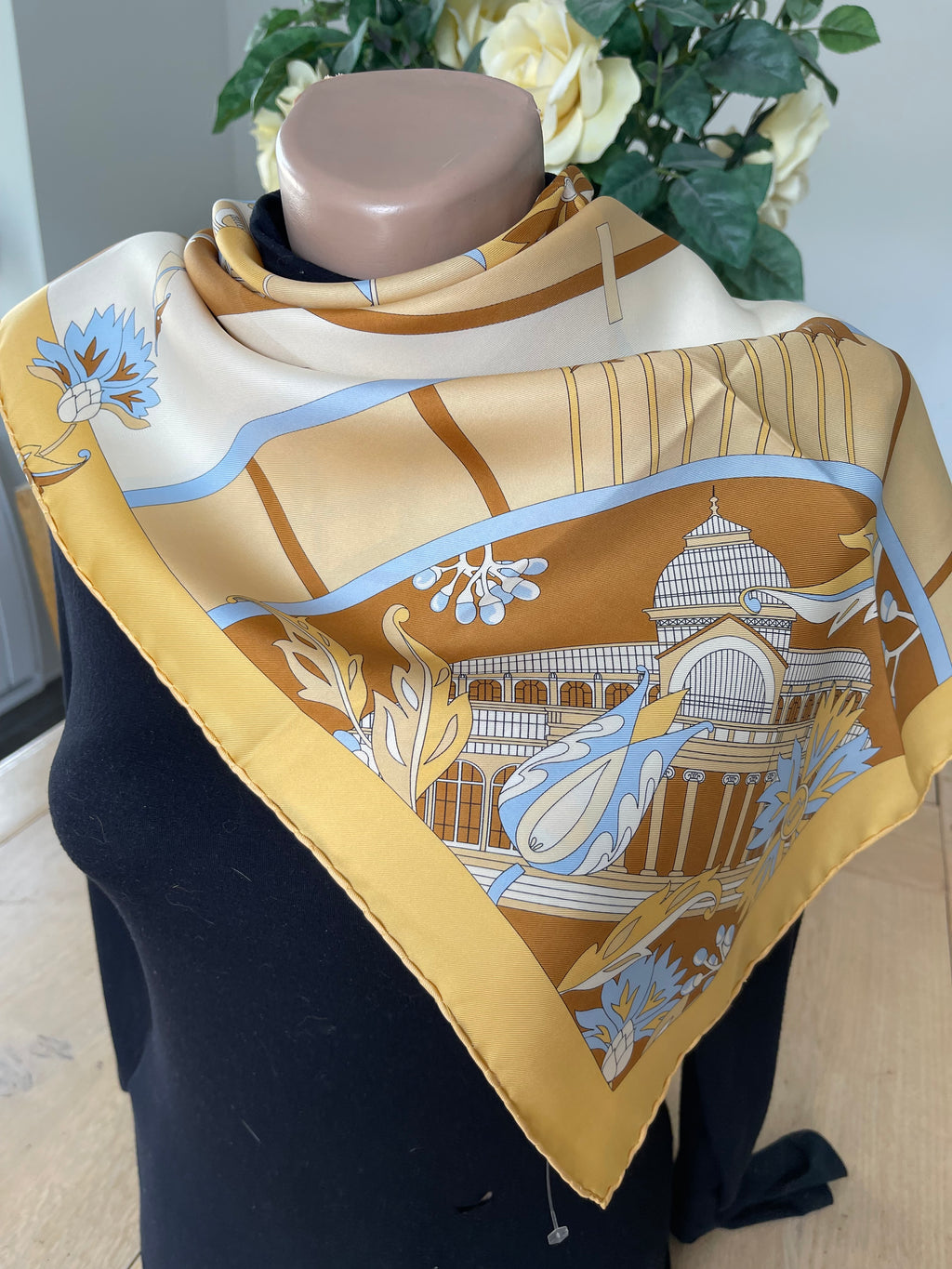Yellow carré foulard scarf schal sjaal seide silk soie