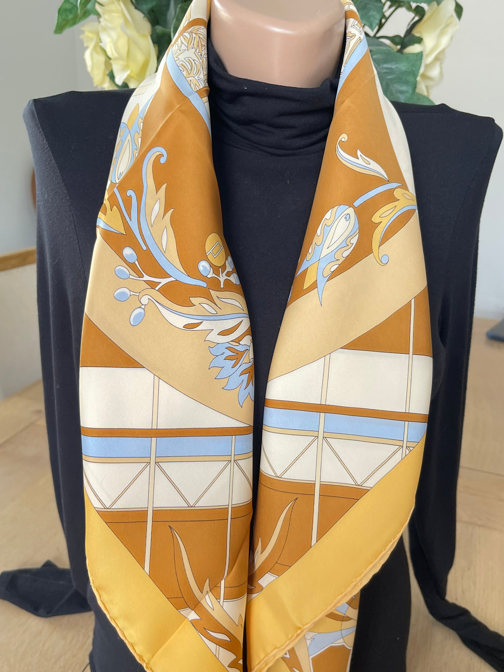 Yellow carré foulard scarf schal sjaal seide silk soie