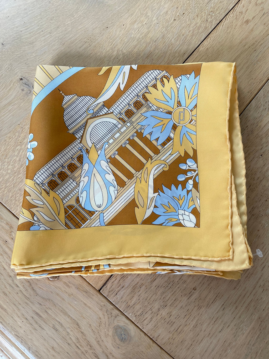 Yellow carré foulard scarf schal sjaal seide silk soie
