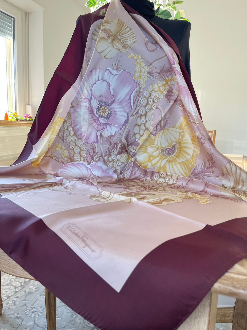 Salvatore Ferragamo carré foulard schal sjaal seide silk soie