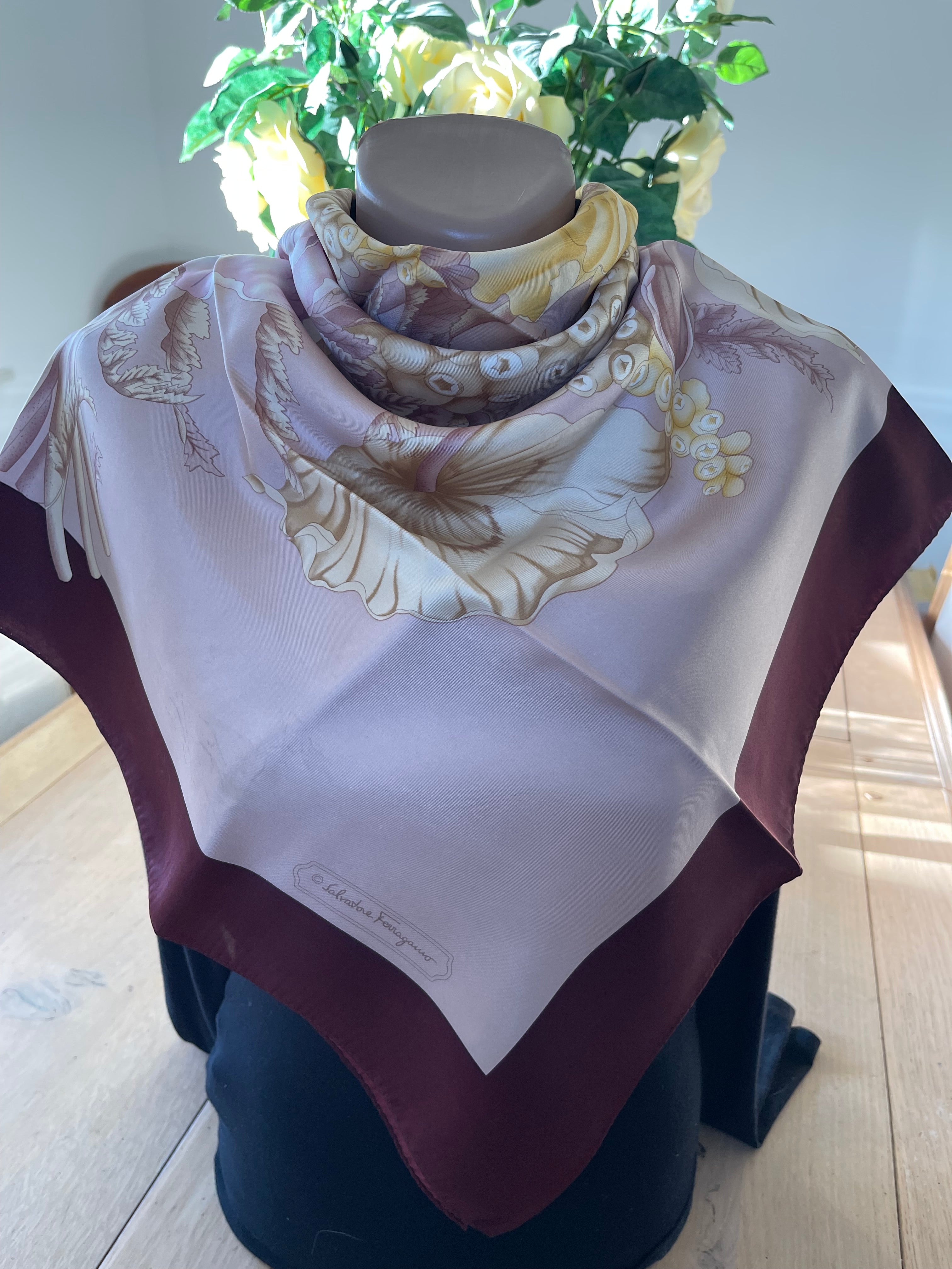 Salvatore Ferragamo carré foulard schal sjaal seide silk soie