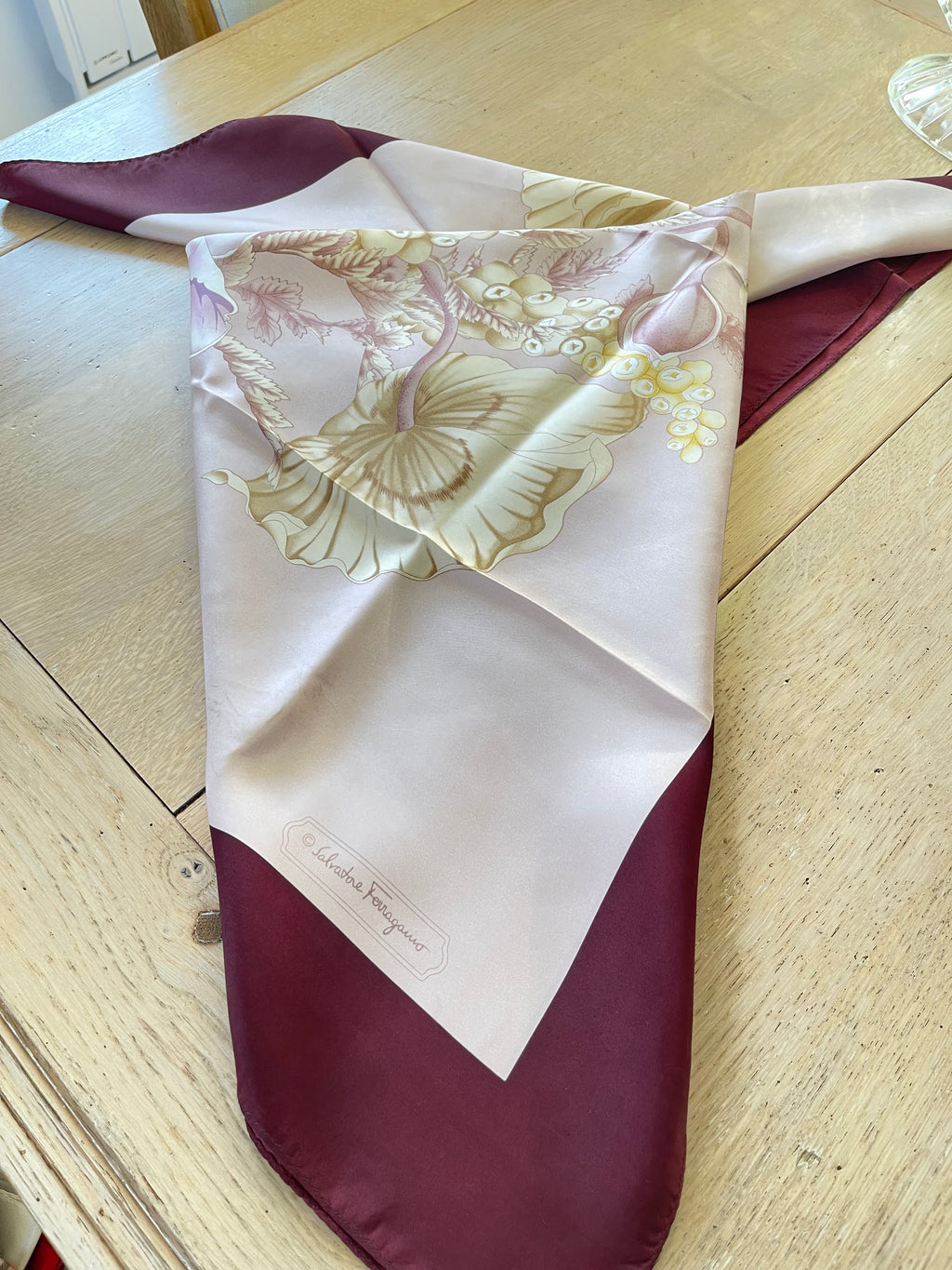 Salvatore Ferragamo carré foulard schal sjaal seide silk soie