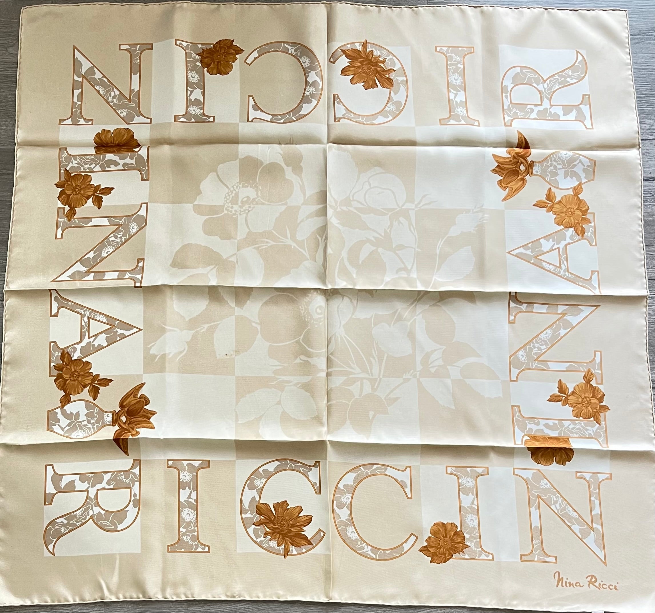 Nina Ricci carré foulard schal sjaal seide silk soie