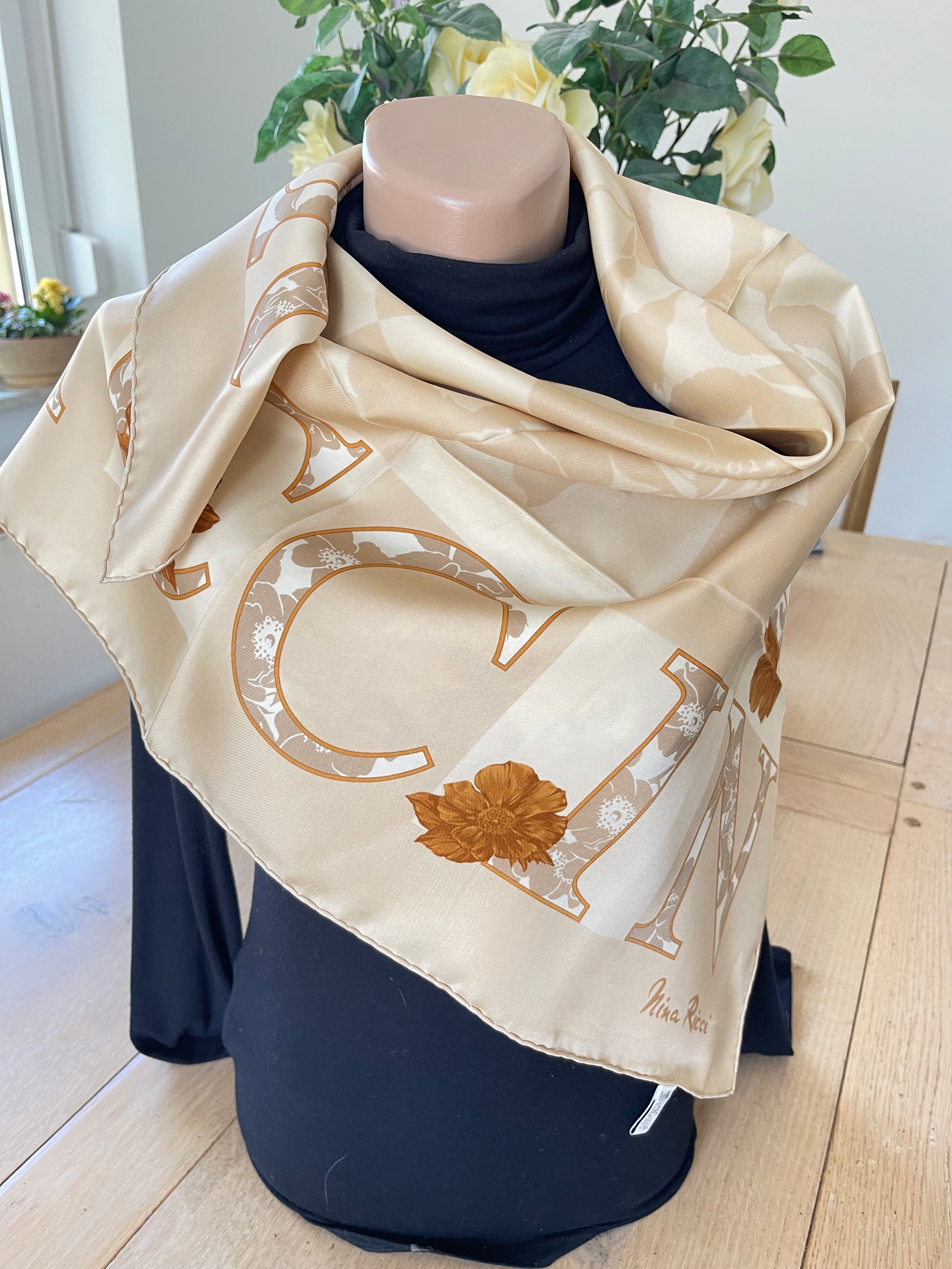 Nina Ricci carré foulard schal sjaal seide silk soie