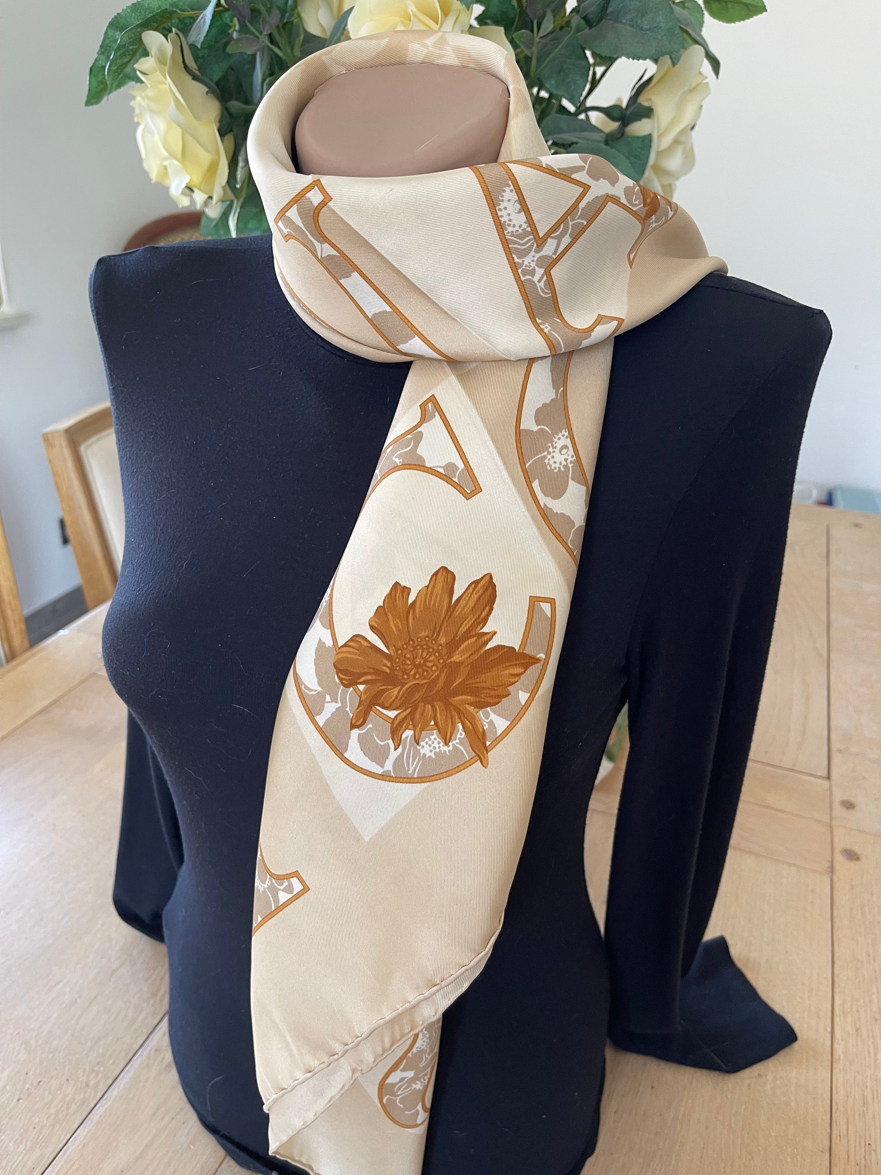 Nina Ricci carré foulard schal sjaal seide silk soie