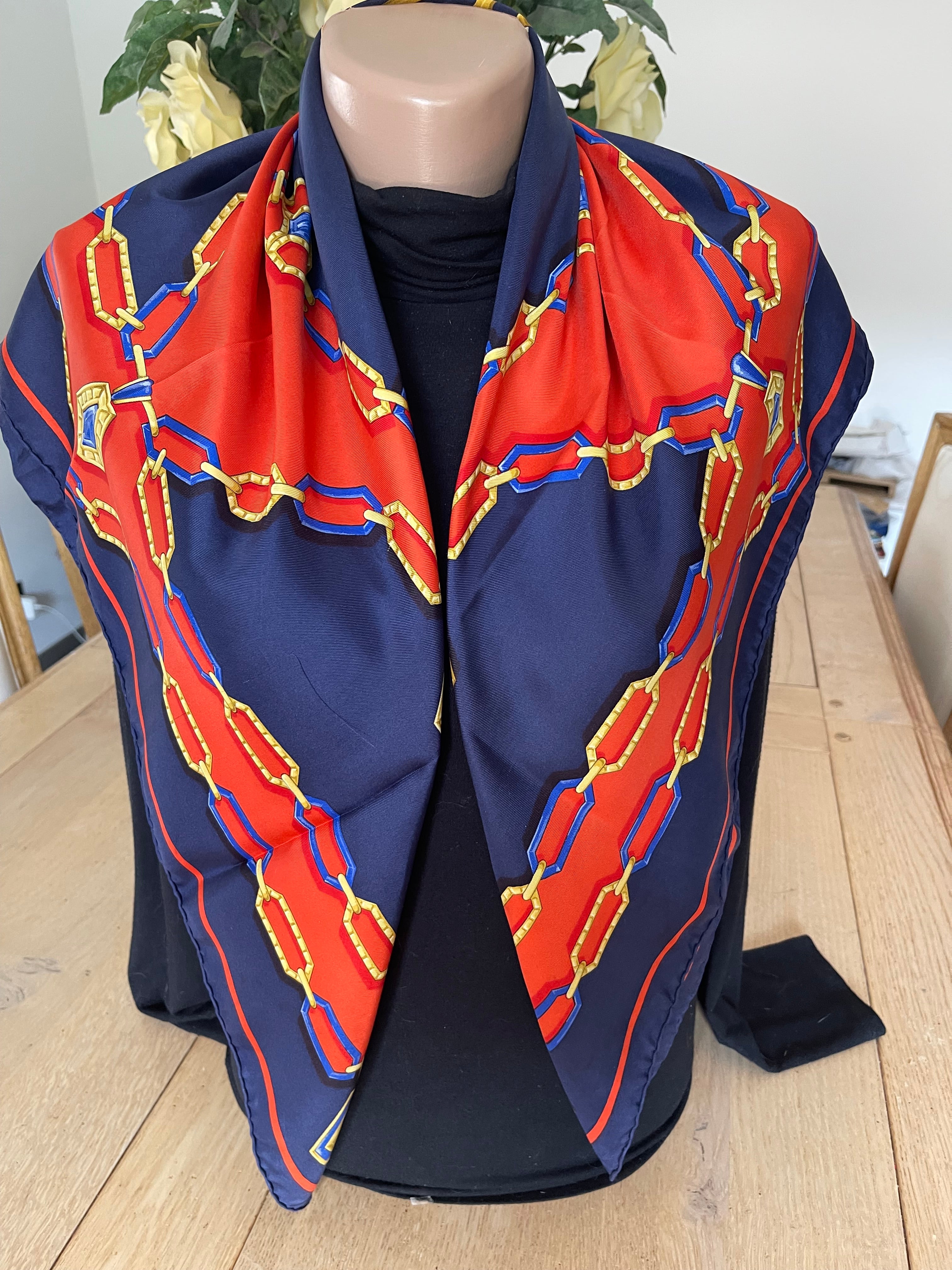 Must de Cartier carré foulard scarf schal sjaal seide silk soie