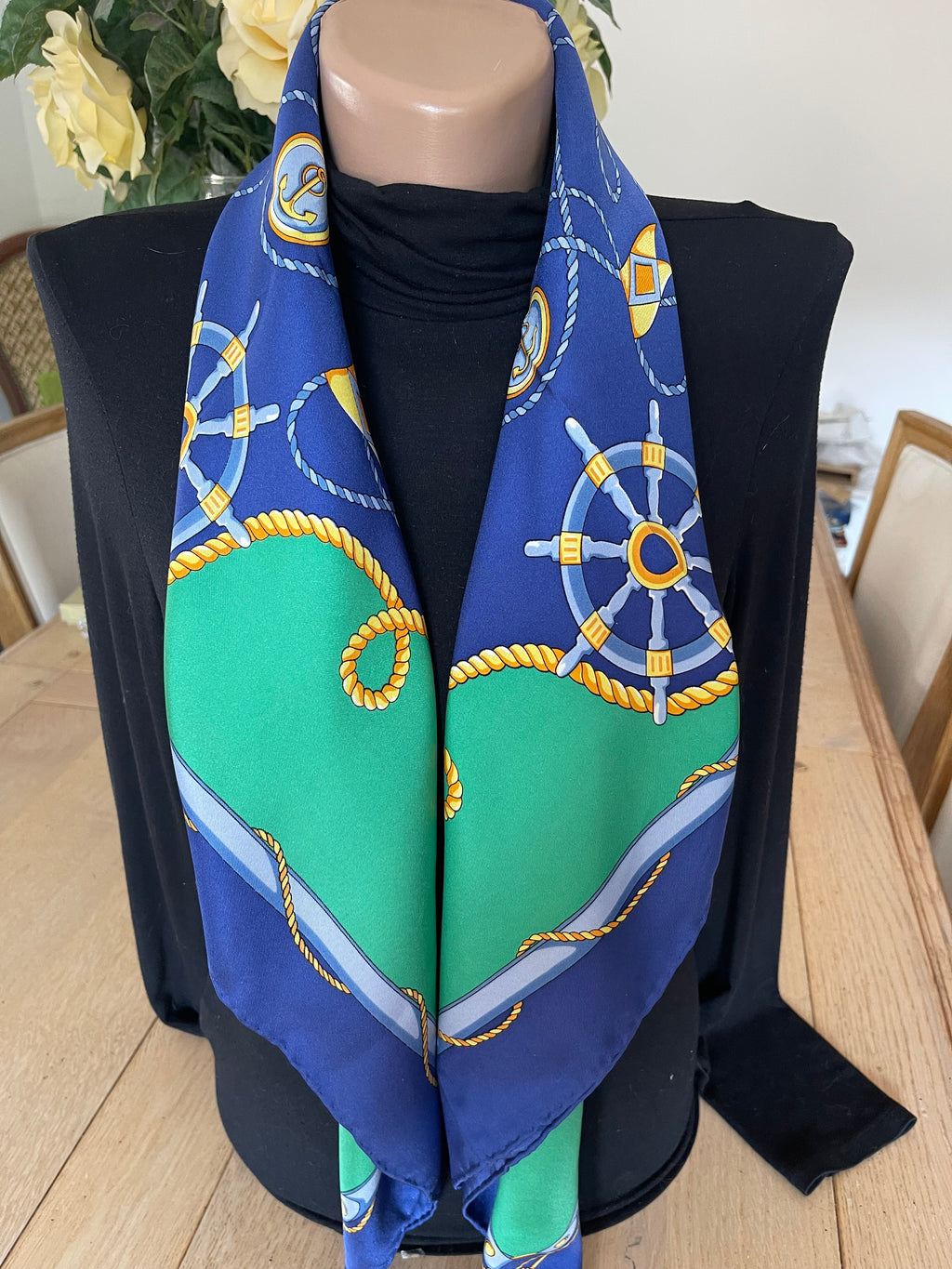 Silk scarf carré foulard schal sjaal seide silk soie
