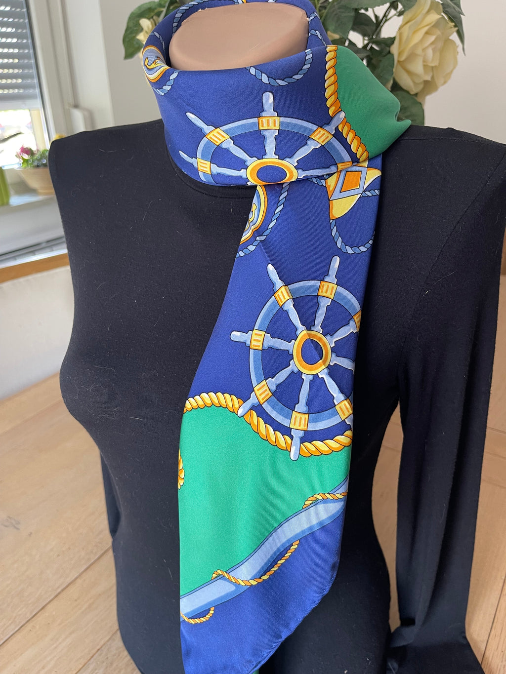 Silk scarf carré foulard schal sjaal seide silk soie