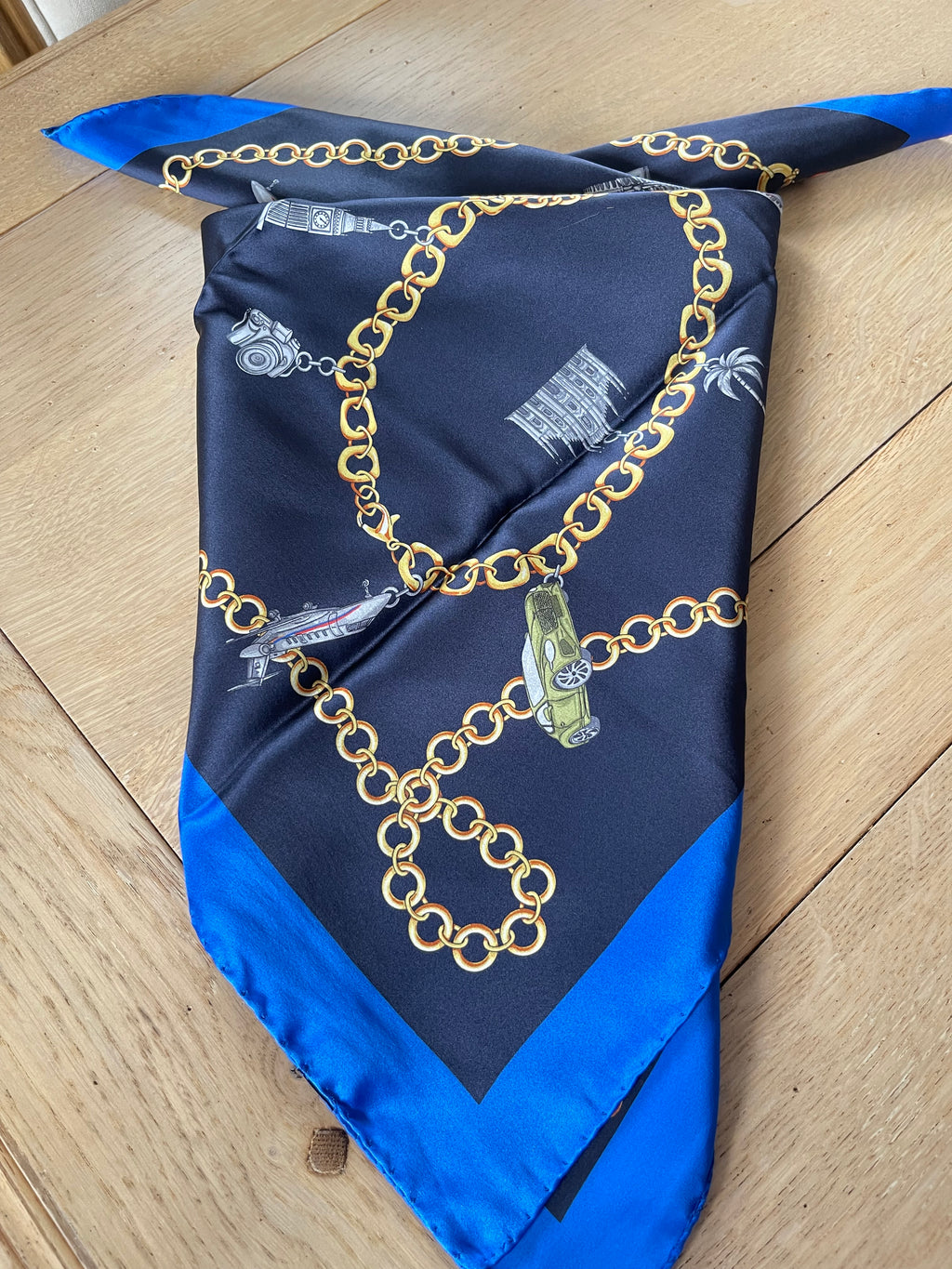 Silk scarf made in Italy scarf schal sjaal seide soie silk