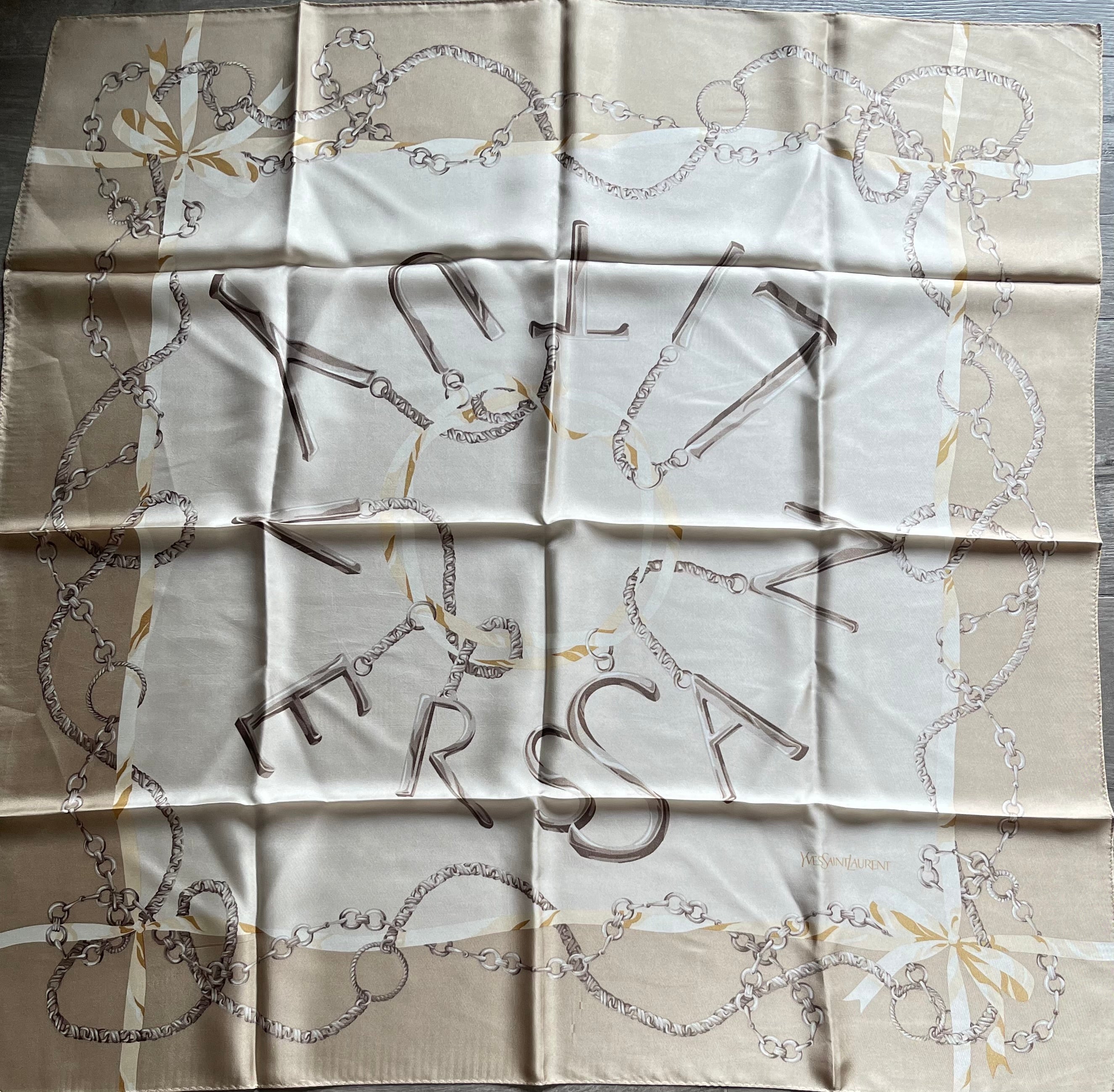 Yves Saint Laurent carré foulard schal sjaal seide silk soie
