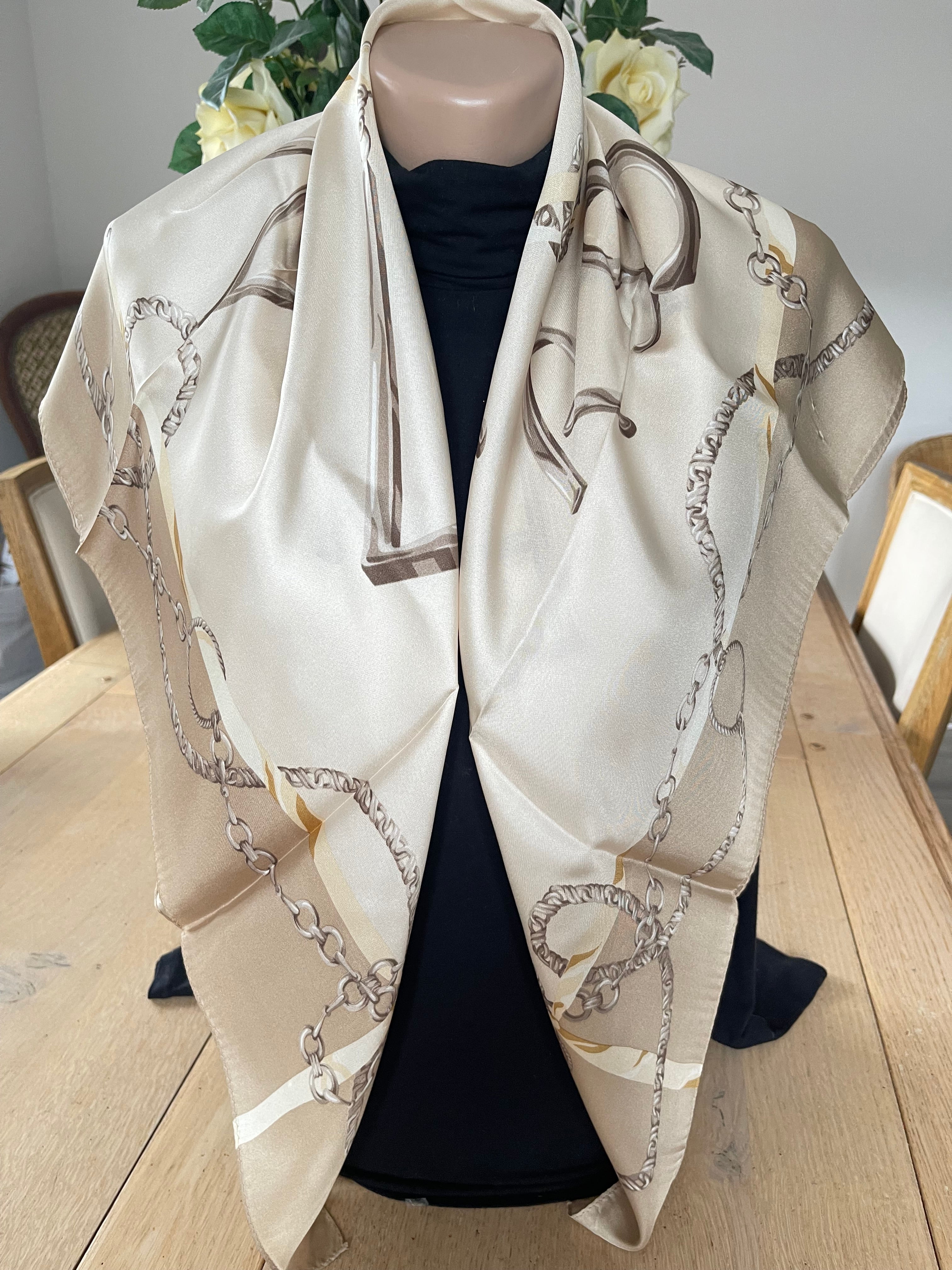 Yves Saint Laurent carré foulard schal sjaal seide silk soie