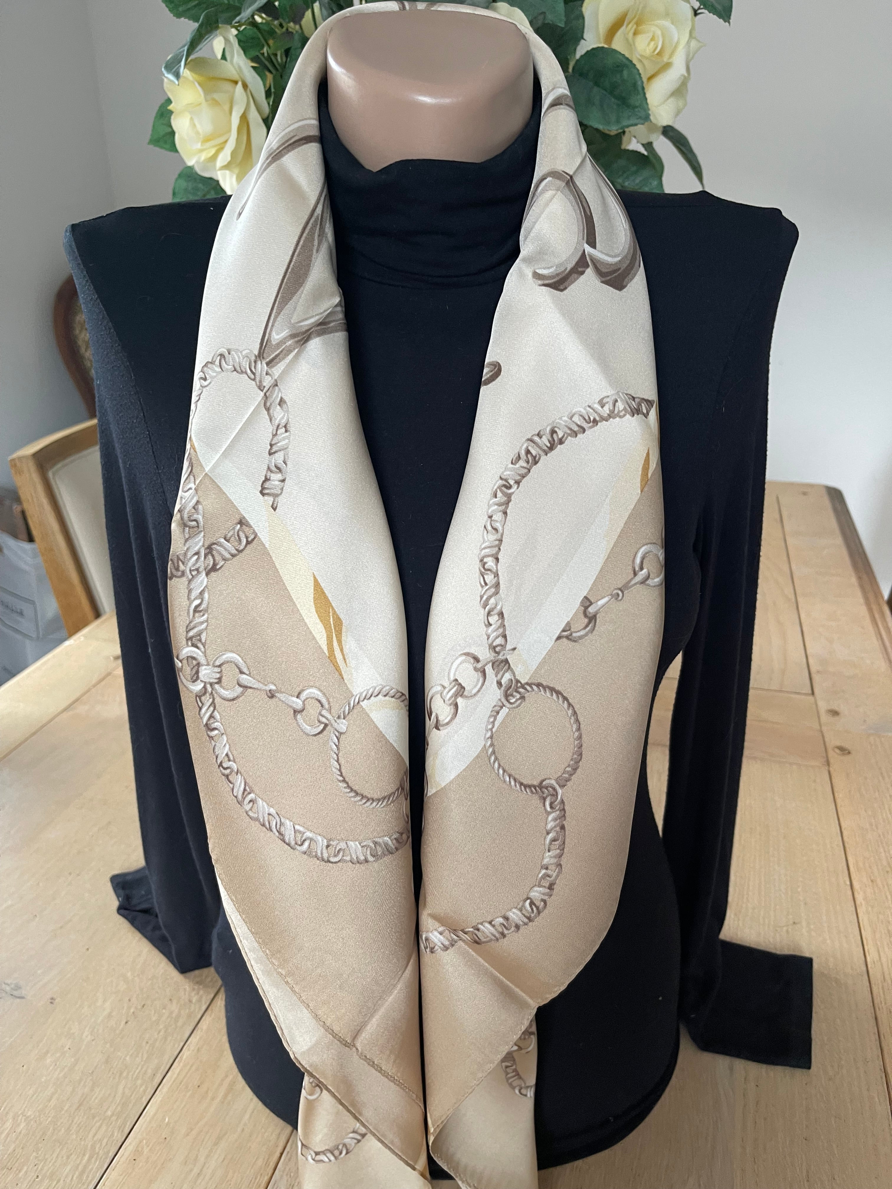 Yves Saint Laurent carré foulard schal sjaal seide silk soie