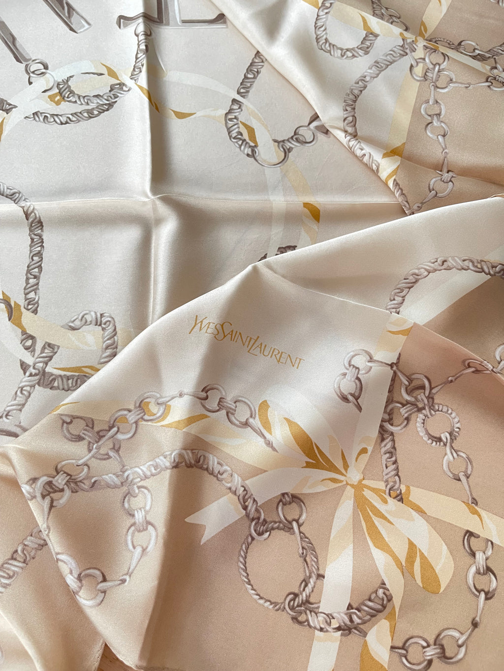 Yves Saint Laurent carré foulard schal sjaal seide silk soie