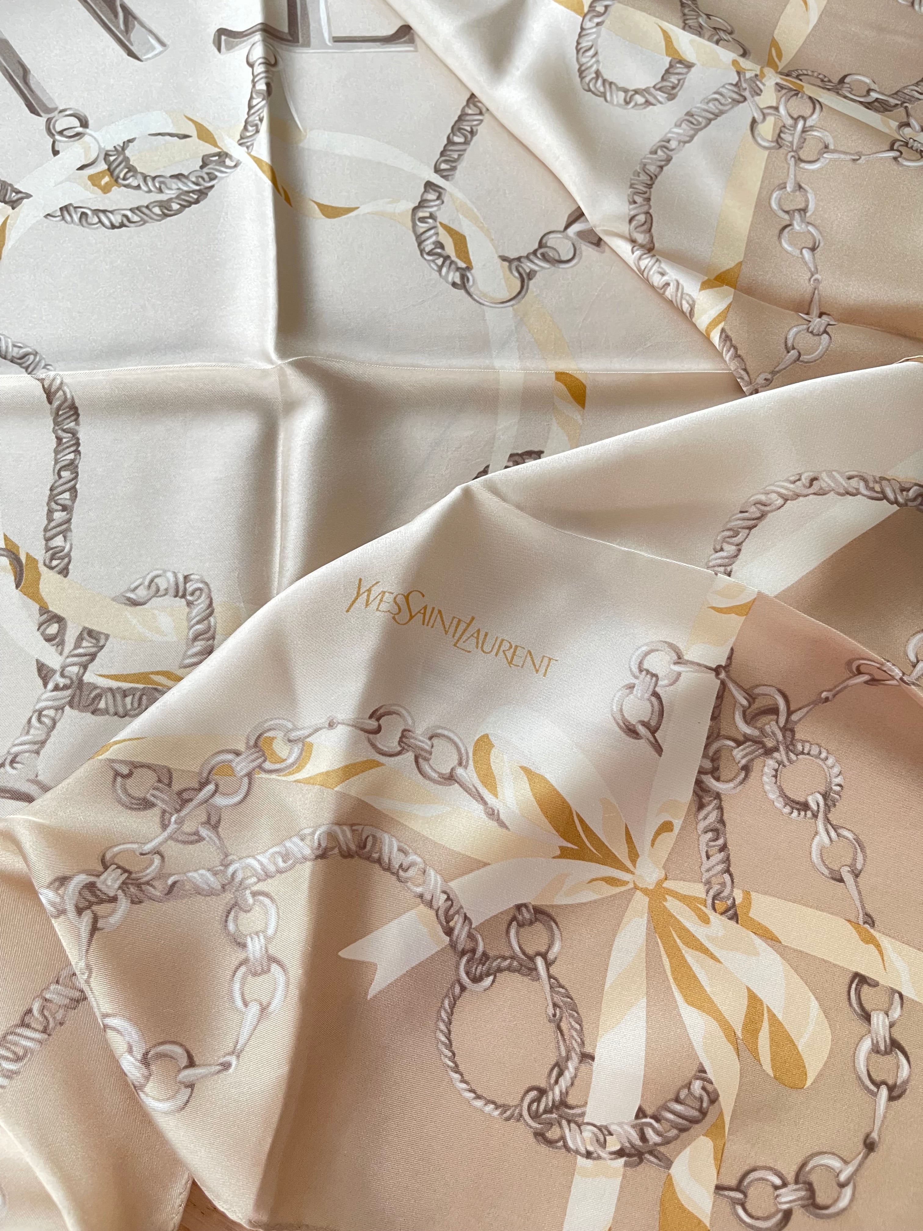 Yves Saint Laurent carré foulard schal sjaal seide silk soie