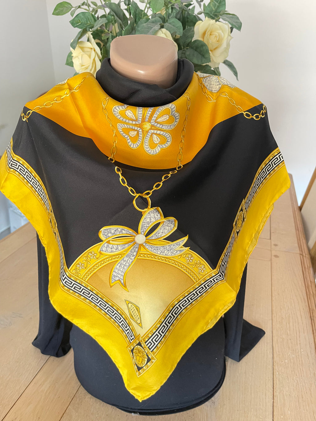 VESACE carré scarf schal sjaal seide silk soie