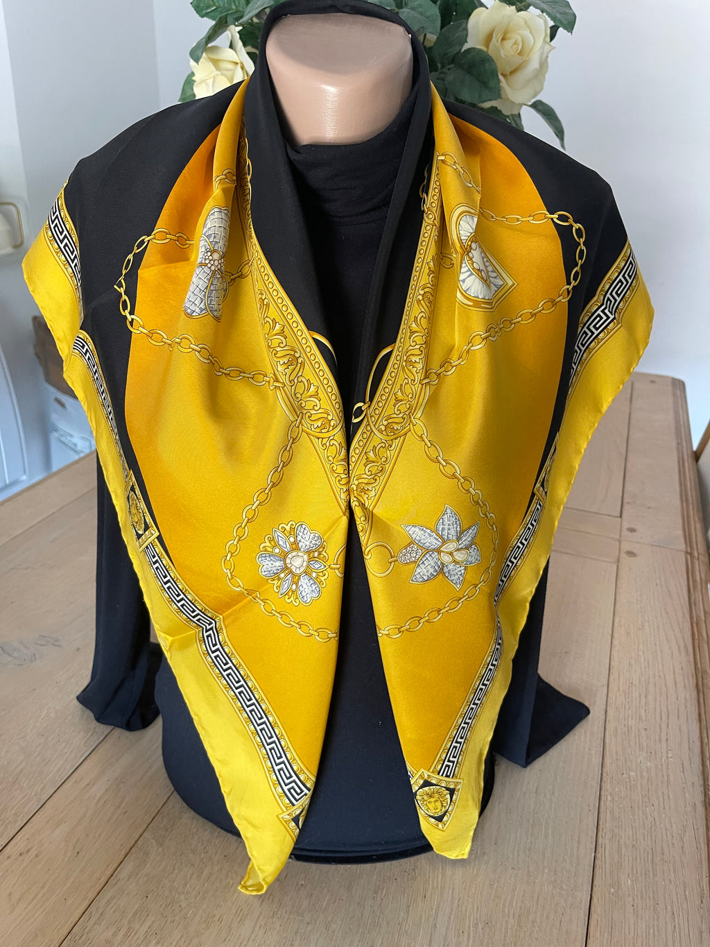 VESACE carré scarf schal sjaal seide silk soie