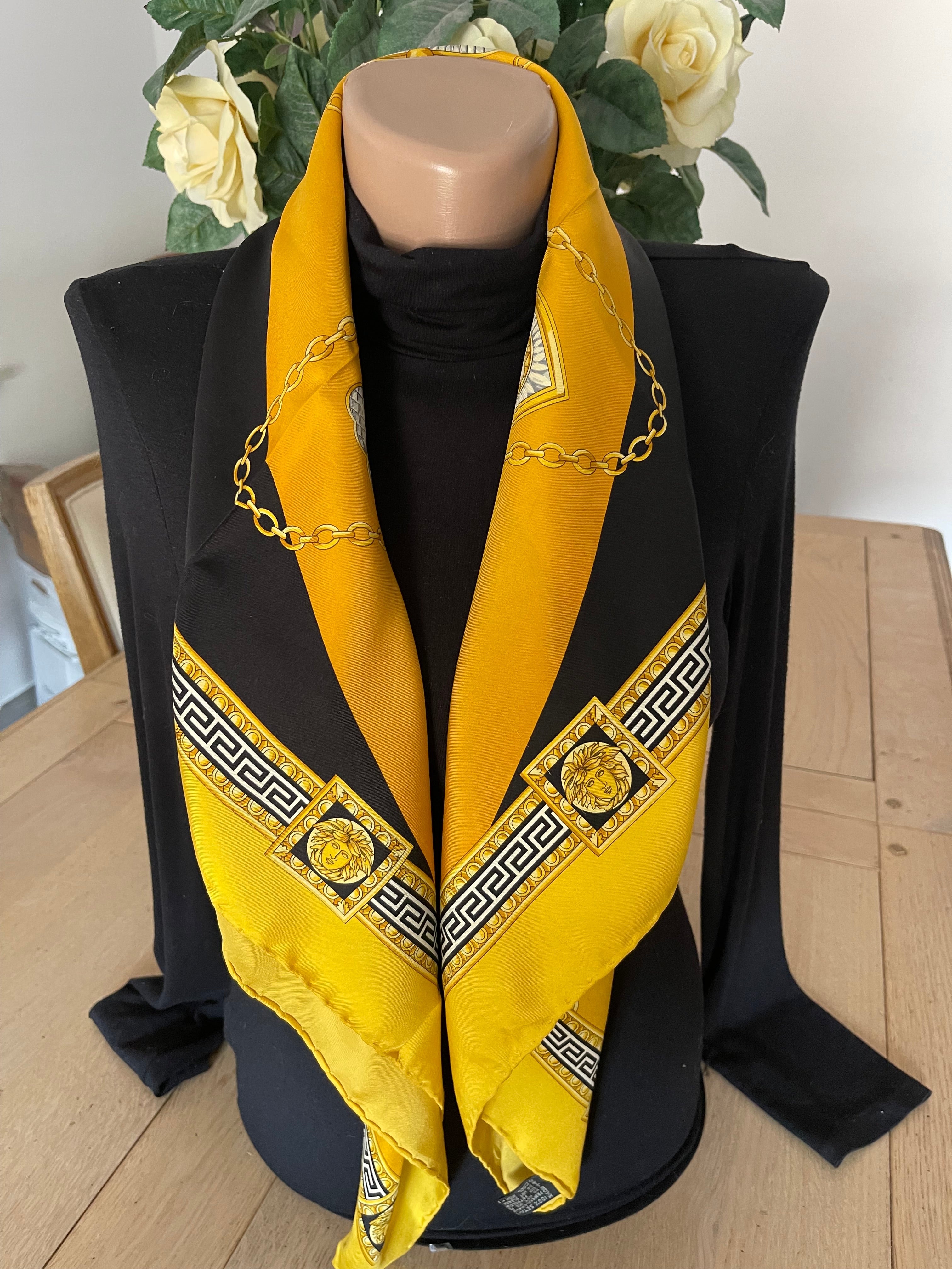 VESACE carré scarf schal sjaal seide silk soie