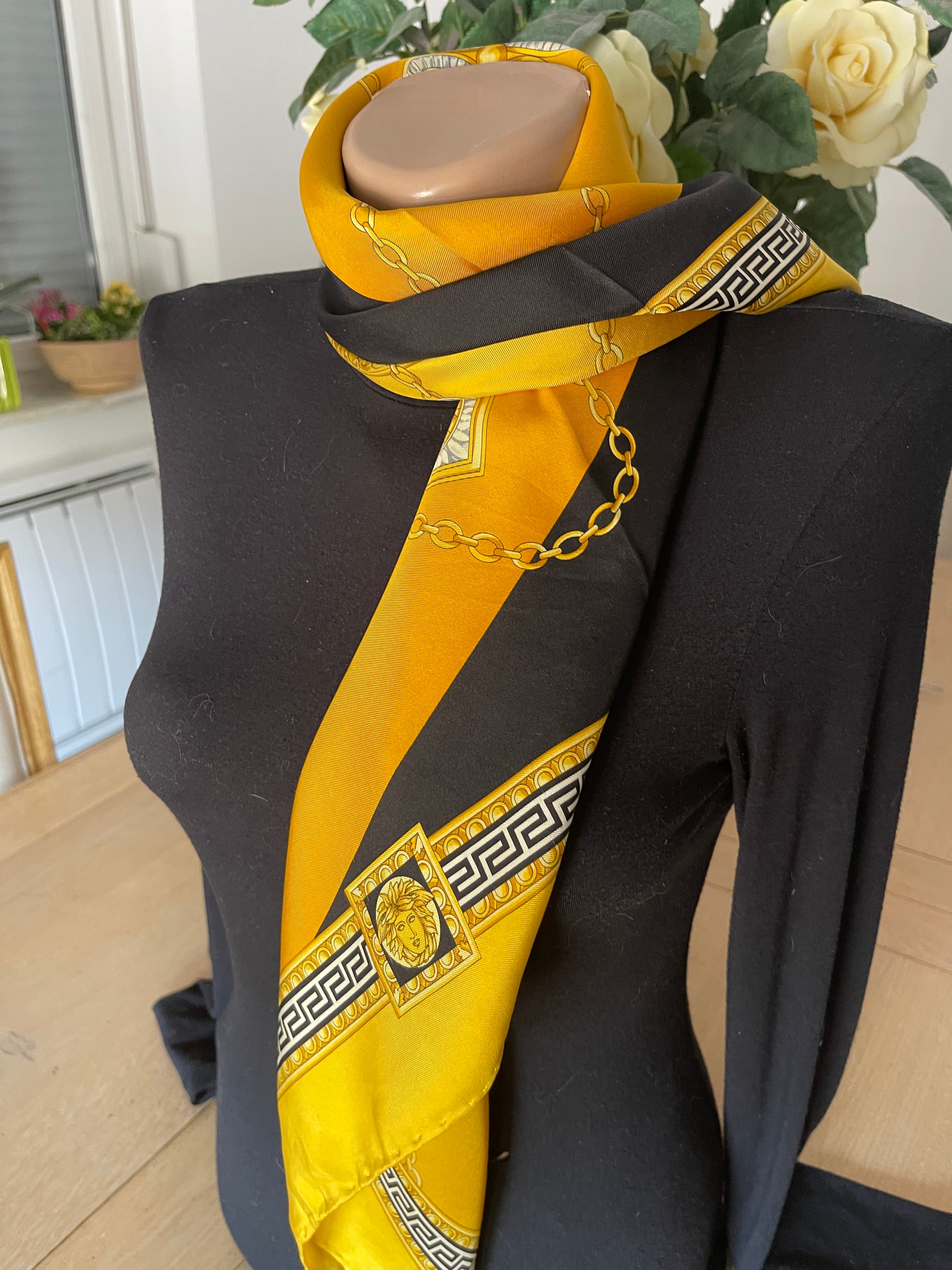 VESACE carré scarf schal sjaal seide silk soie