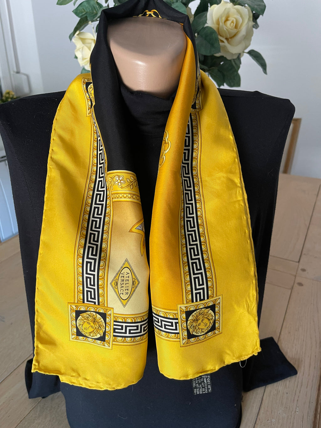 VESACE carré scarf schal sjaal seide silk soie
