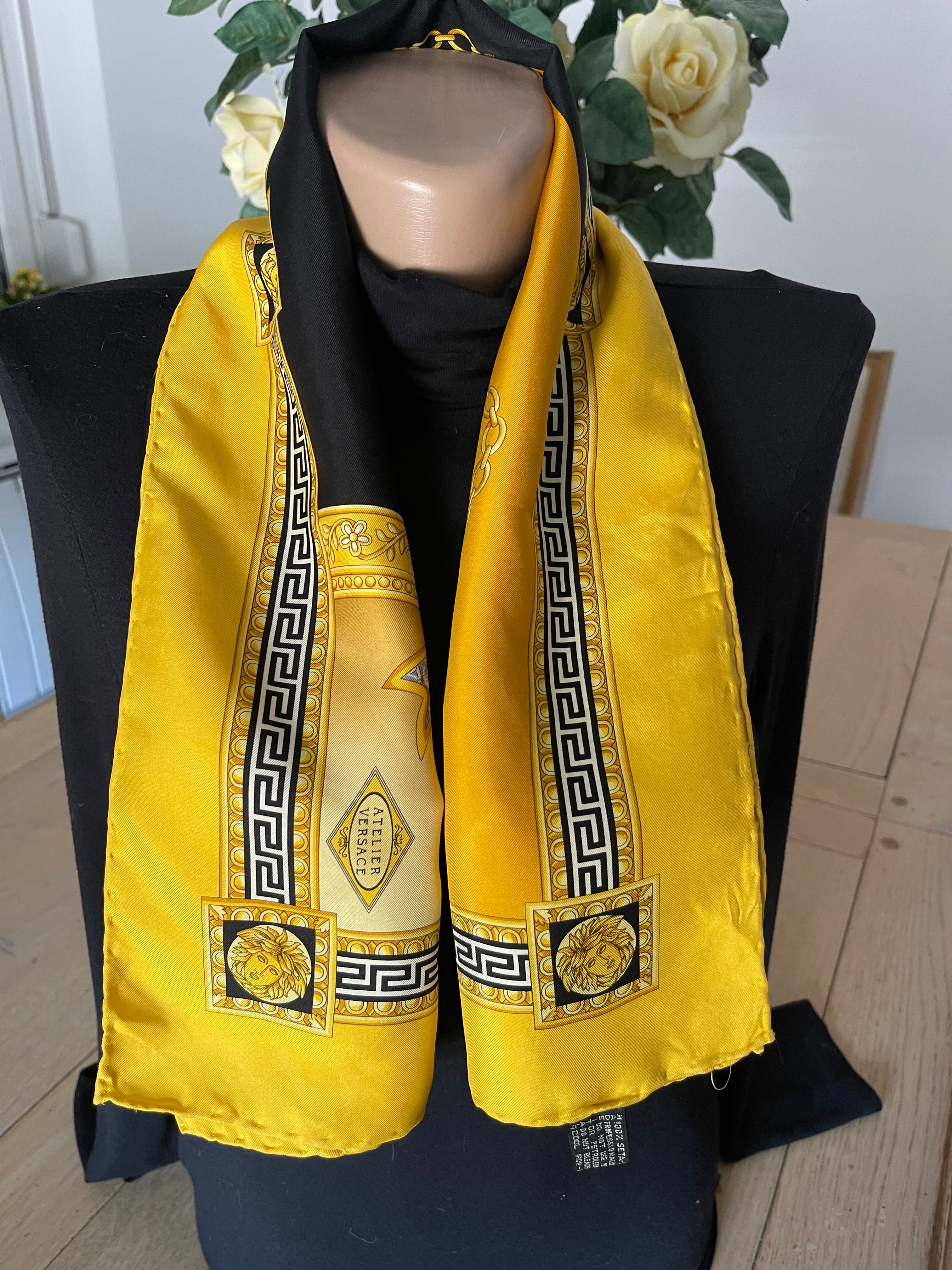 VESACE carré scarf schal sjaal seide silk soie
