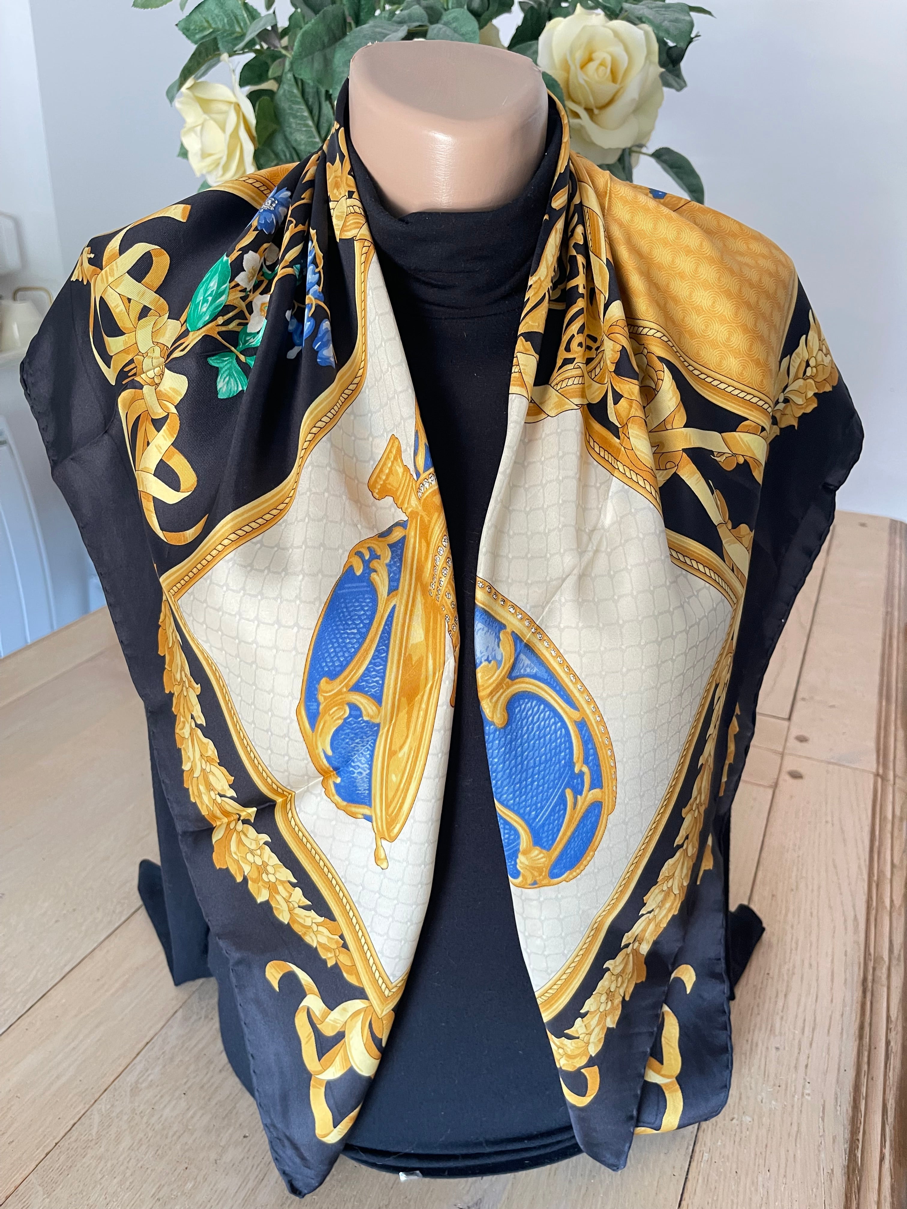 VALENTINO carré foulard schal scarf sjaal seide silk soie