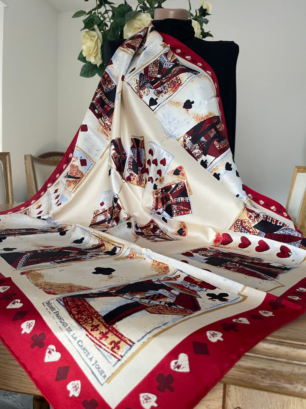 Musee de la Carte à Jouer carré foulard schal sjaal seide silk