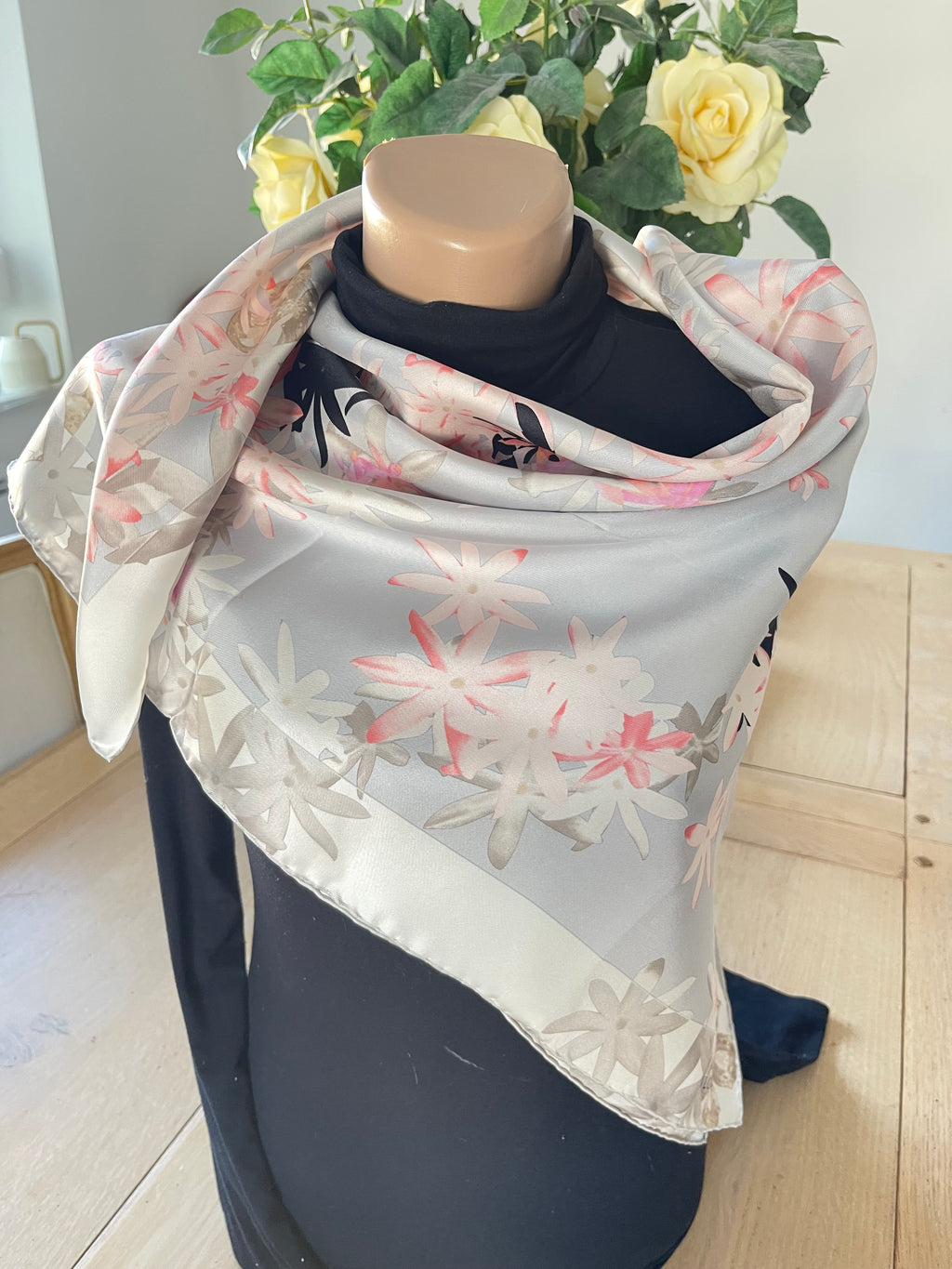 BULGARI carré foulard scarf sjaal schal seide soie silk