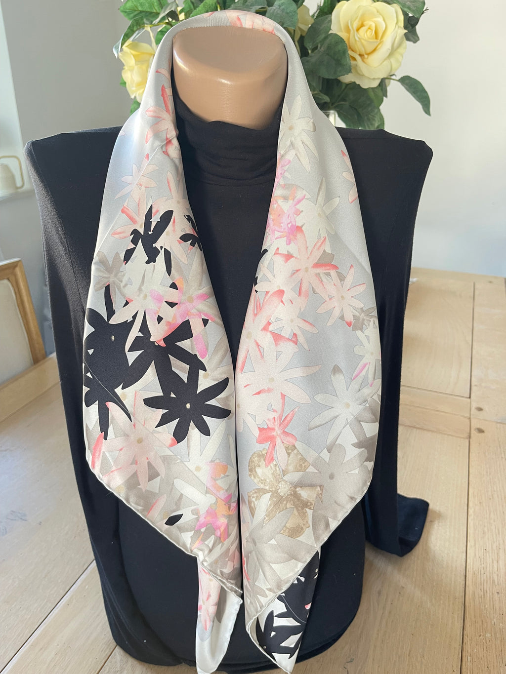 BULGARI carré foulard scarf sjaal schal seide soie silk