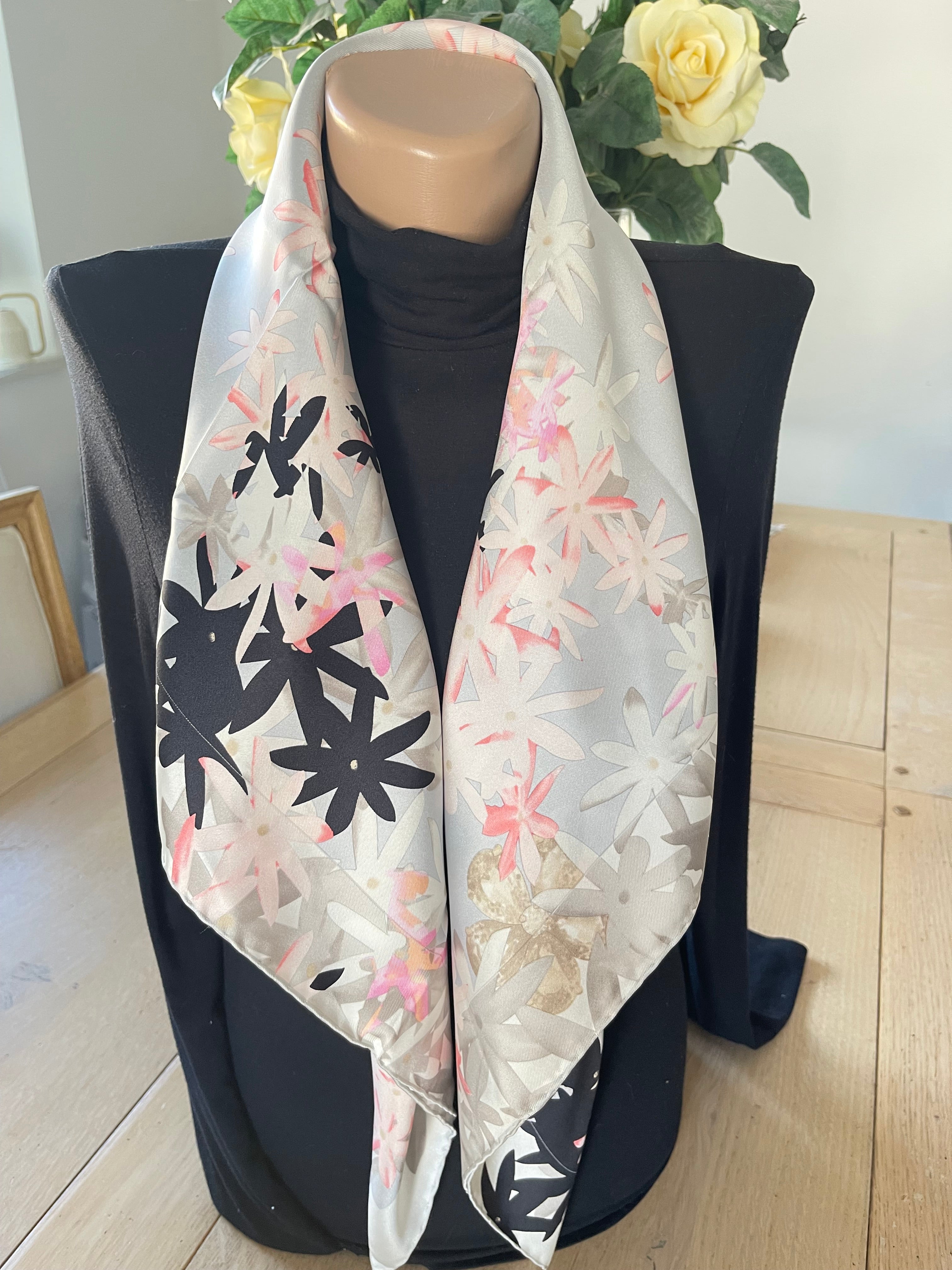 BULGARI carré foulard scarf sjaal schal seide soie silk