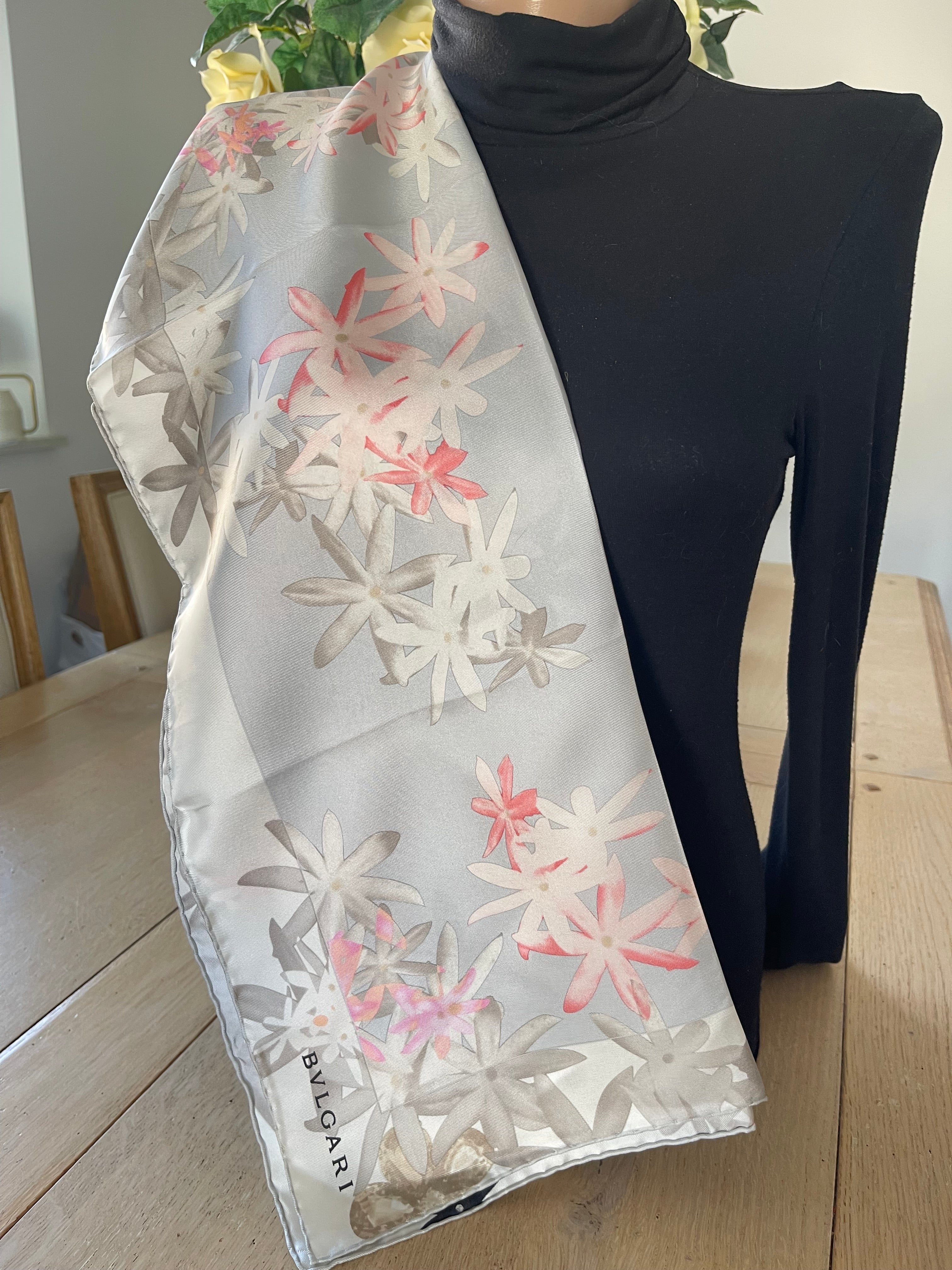 BULGARI carré foulard scarf sjaal schal seide soie silk