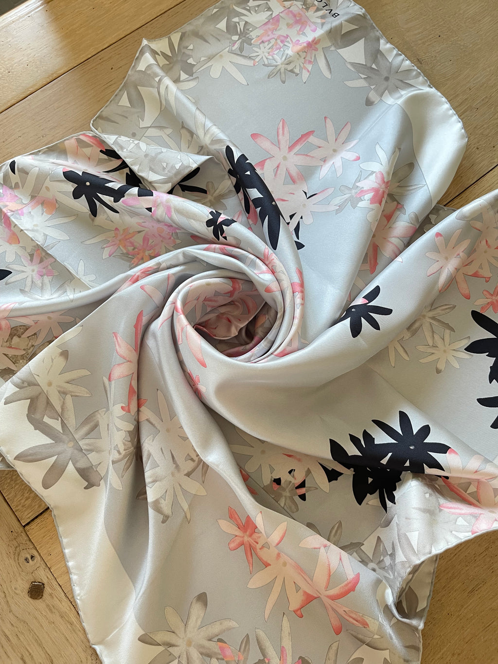 BULGARI carré foulard scarf sjaal schal seide soie silk