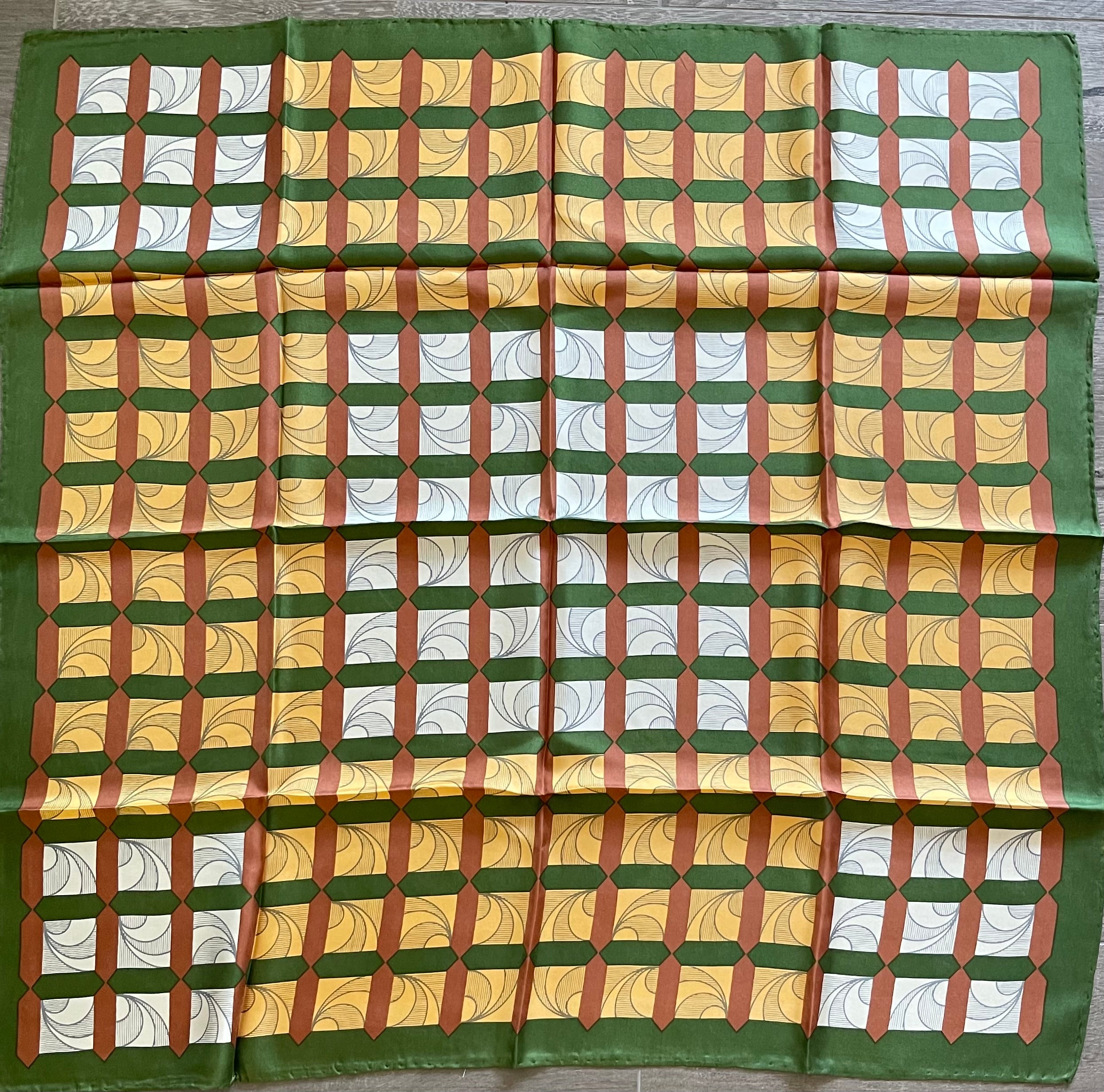 Silk scarf green carré foulard scarf schal sjaal seide silk soie
