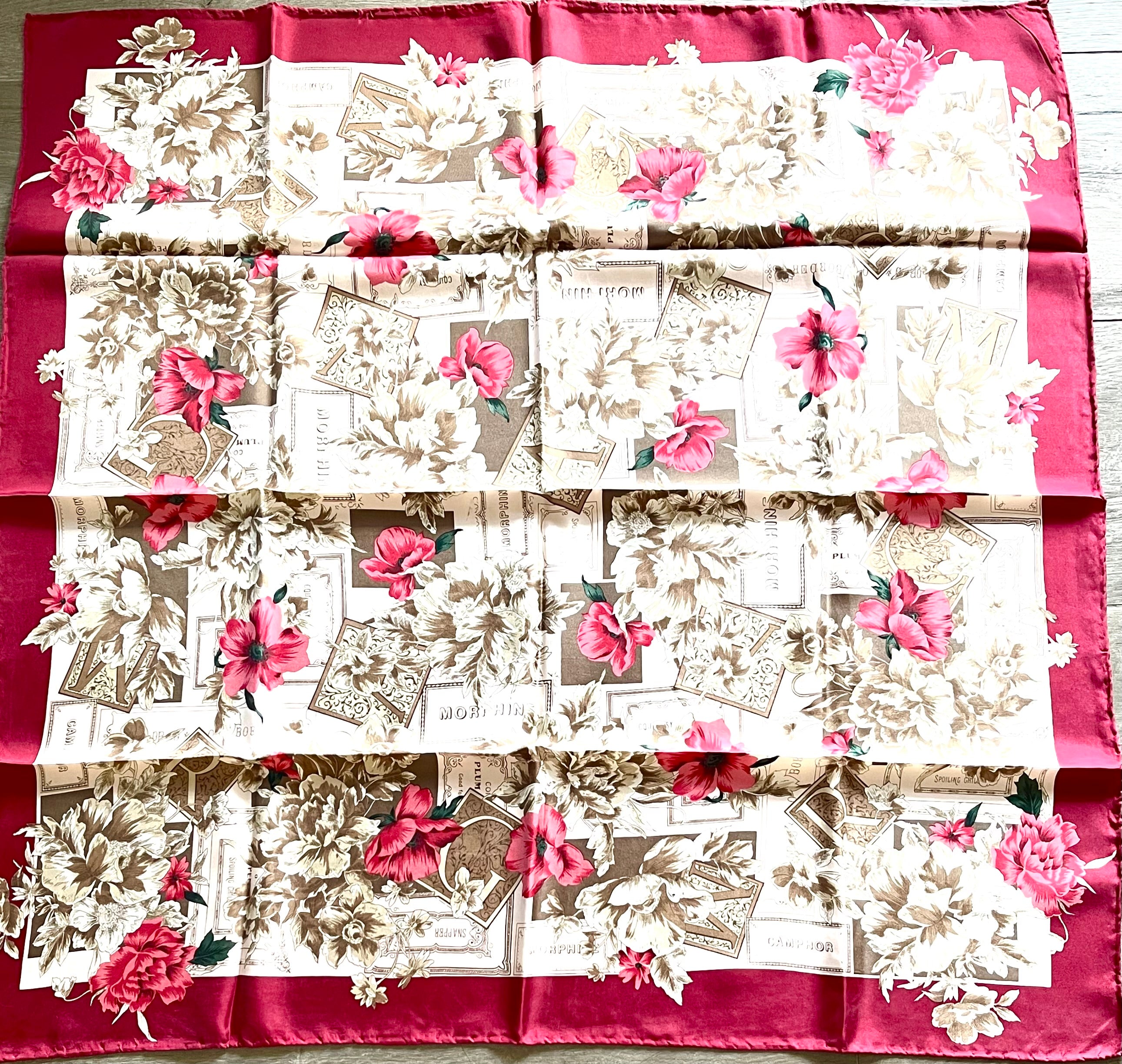 Silk scarf red carré foulard schal sjaal seide soie silk