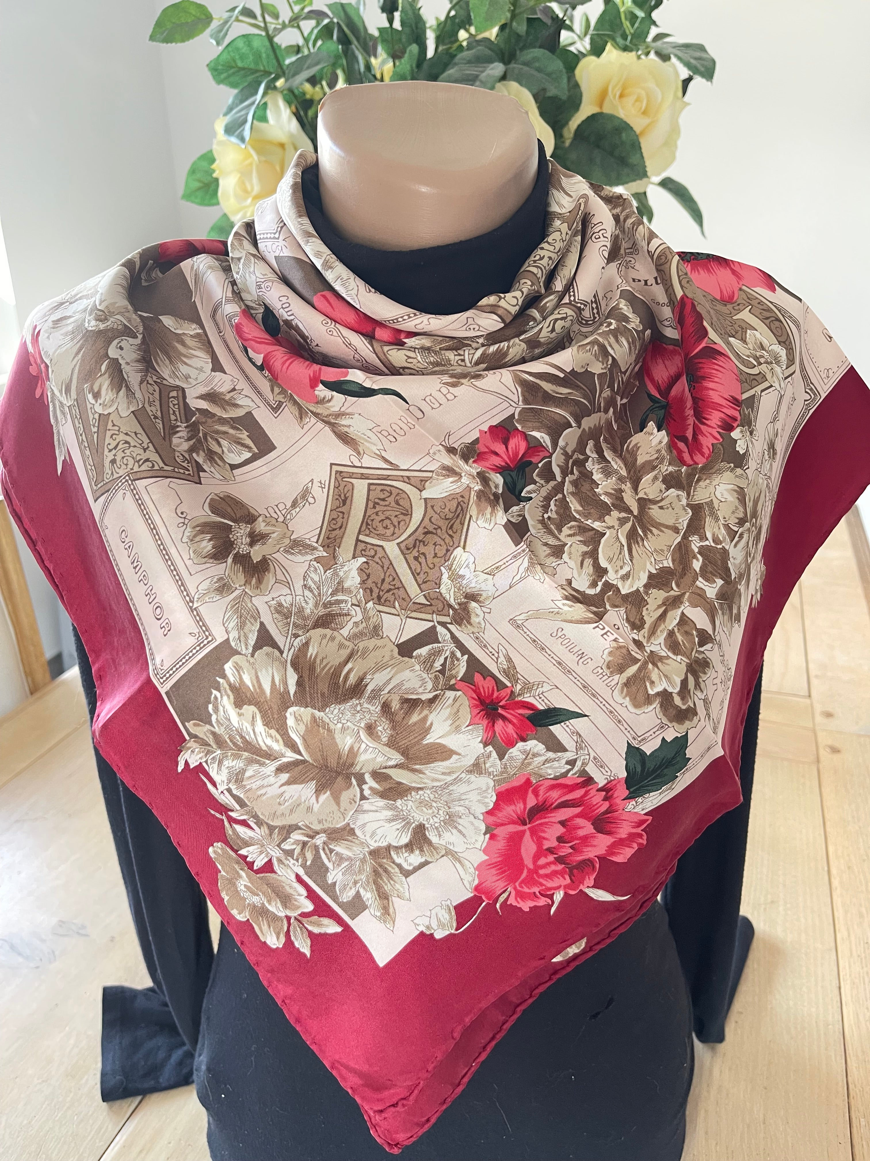 Silk scarf red carré foulard schal sjaal seide soie silk