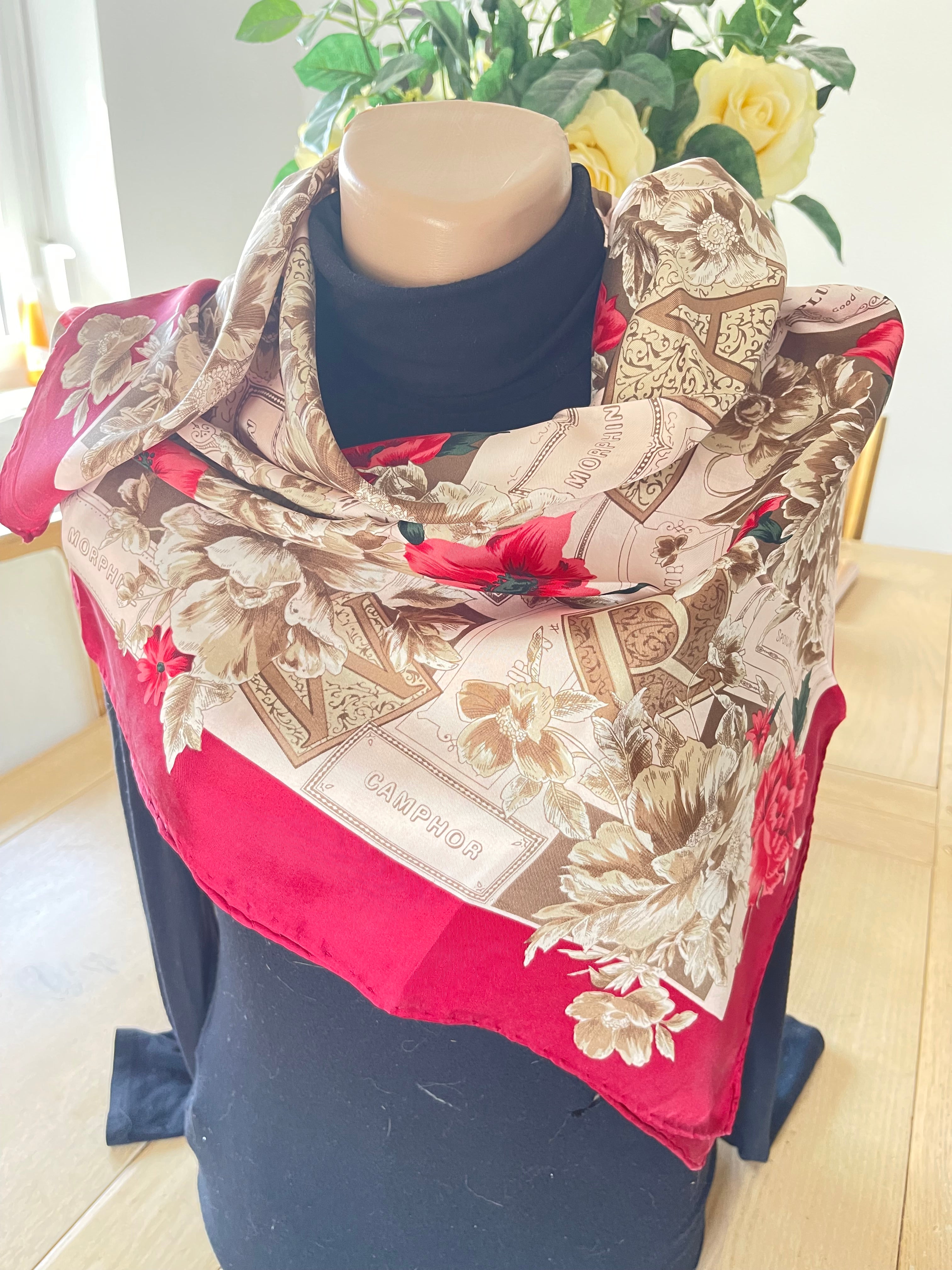 Silk scarf red carré foulard schal sjaal seide soie silk