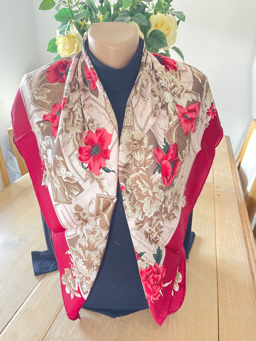 Silk scarf red carré foulard schal sjaal seide soie silk