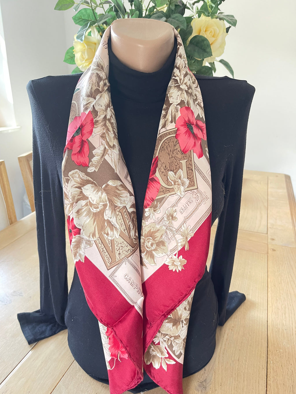 Silk scarf red carré foulard schal sjaal seide soie silk